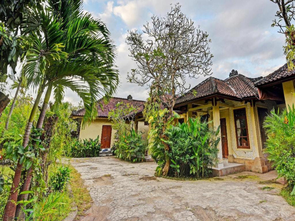 Oyo 91503 Gedong Ayu Near Sanur 2*