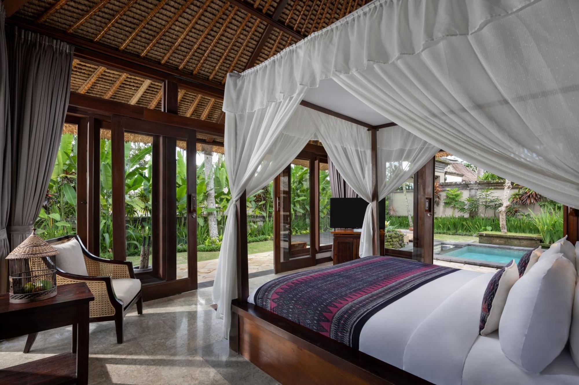 Resort The Village &