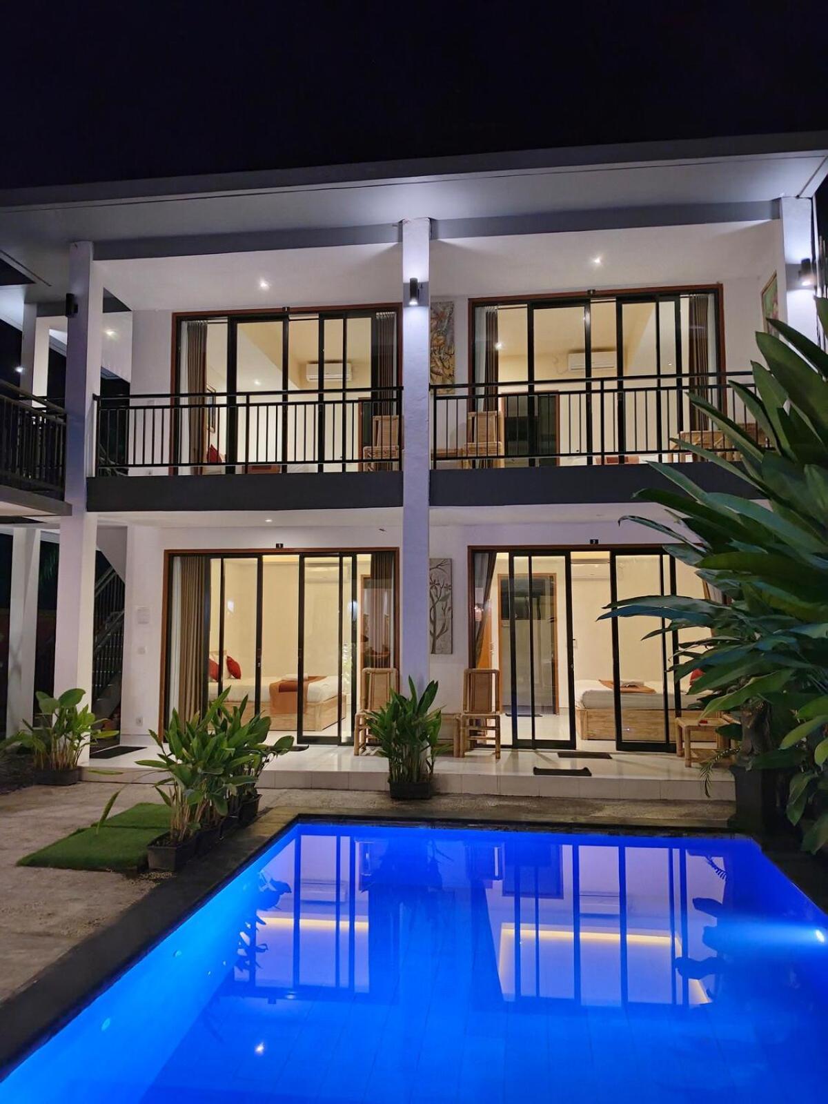 Ratu Ayu 8 Bedroom Villa Ubud (Bali)