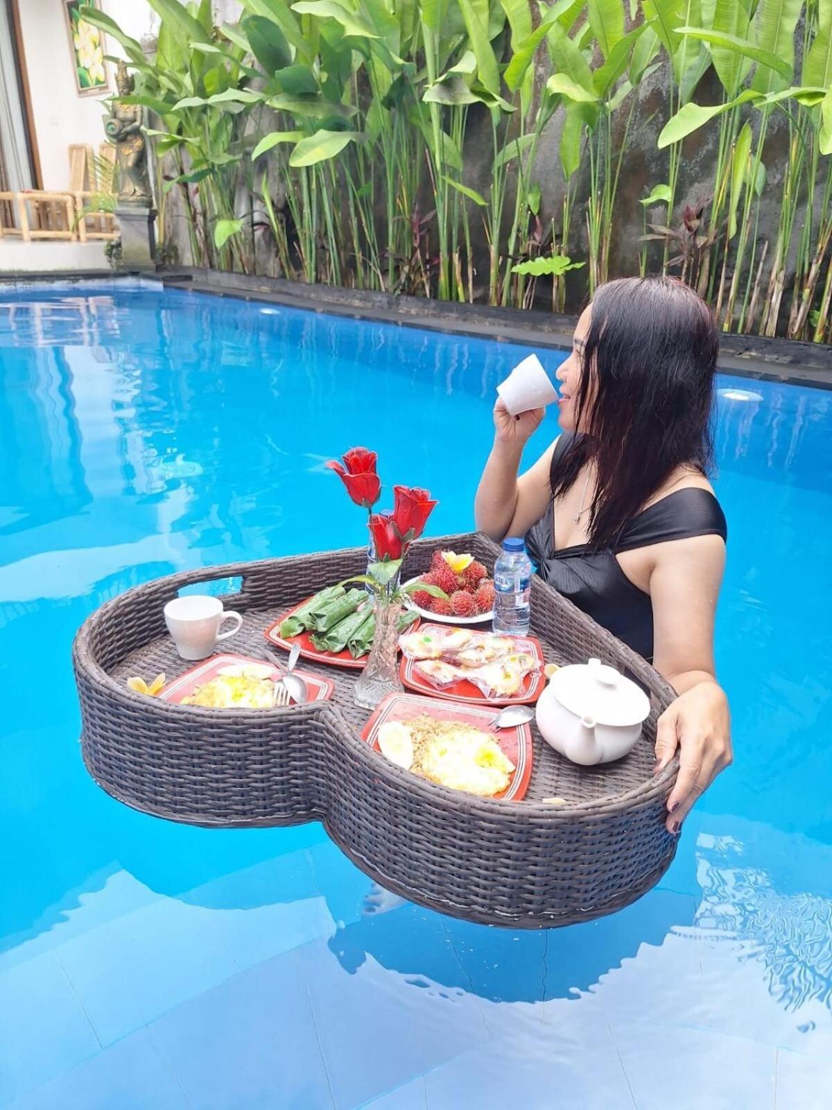 Ratu Ayu 8 Bedroom Villa Ubud (Bali)