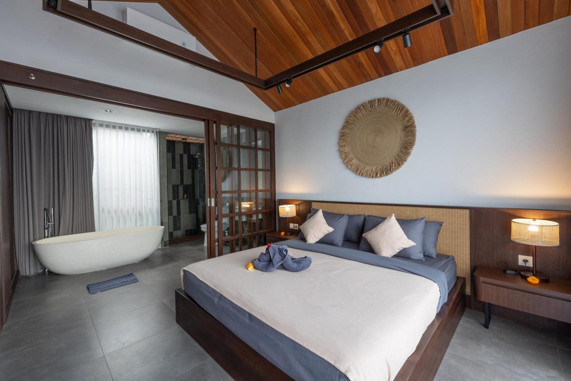 Casaluna Lodge