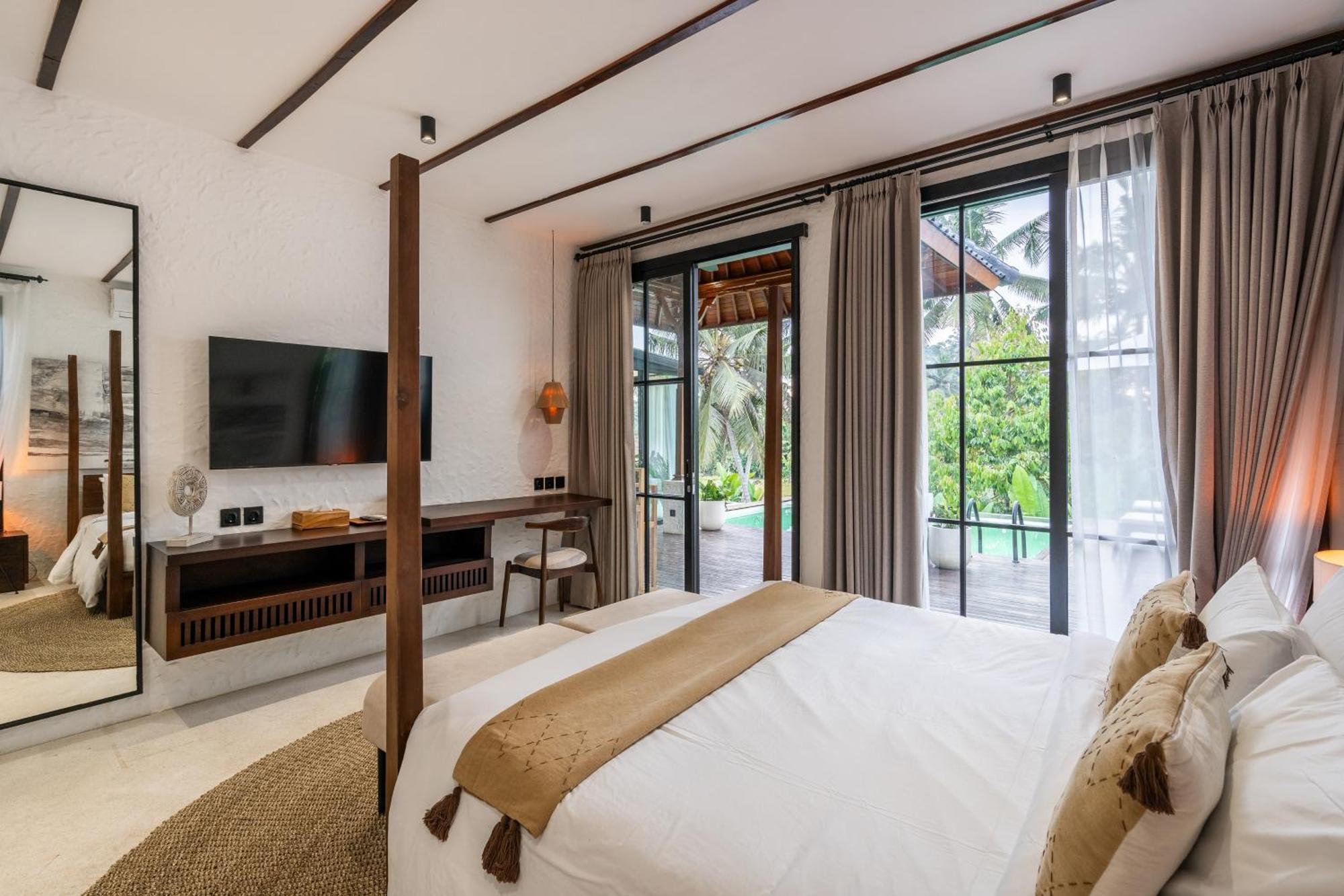 Villa Exclusive New In - 2bdr, Massive Pool - Ultimate Luxury *
