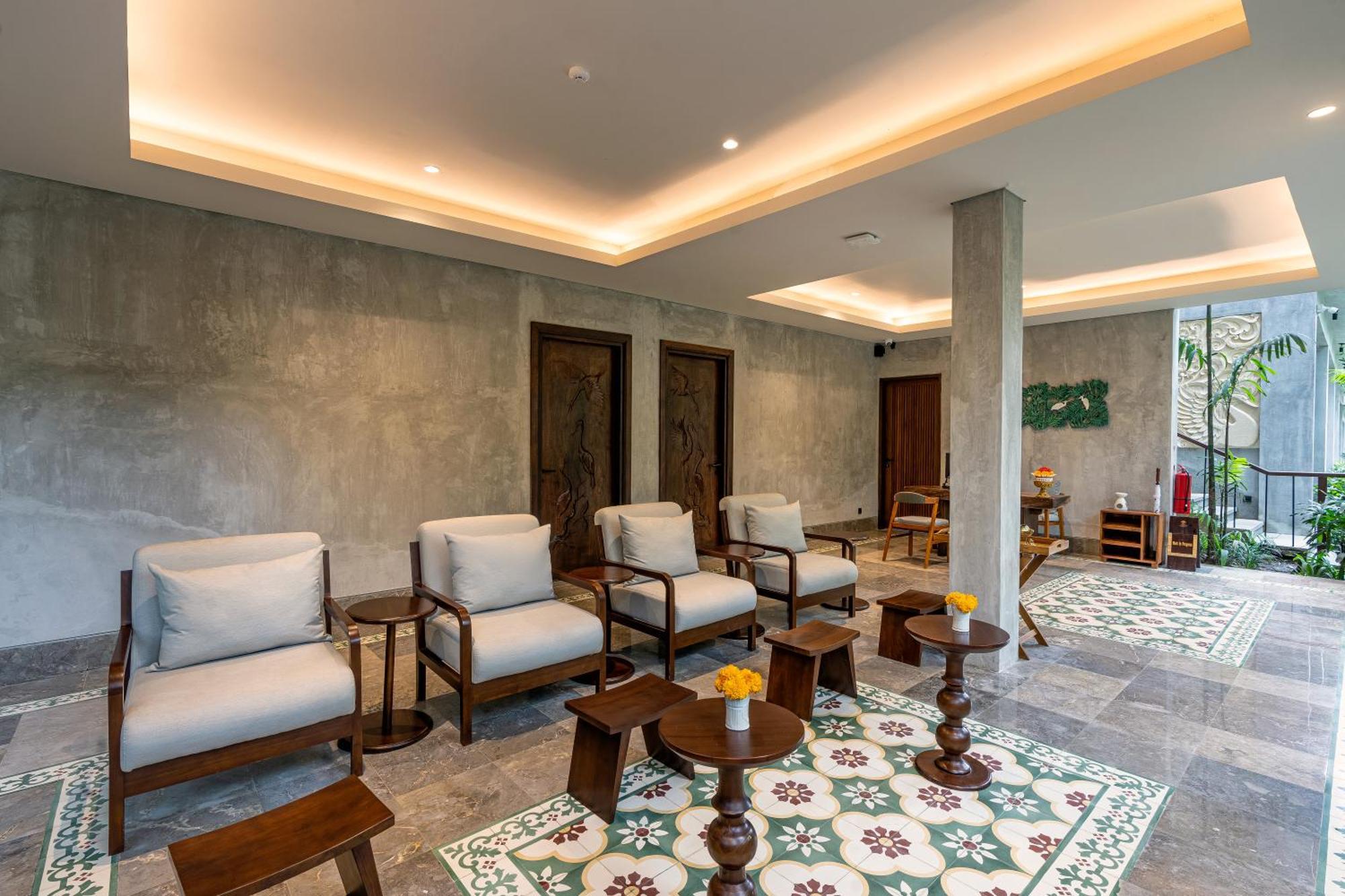 At Anandadara Villa