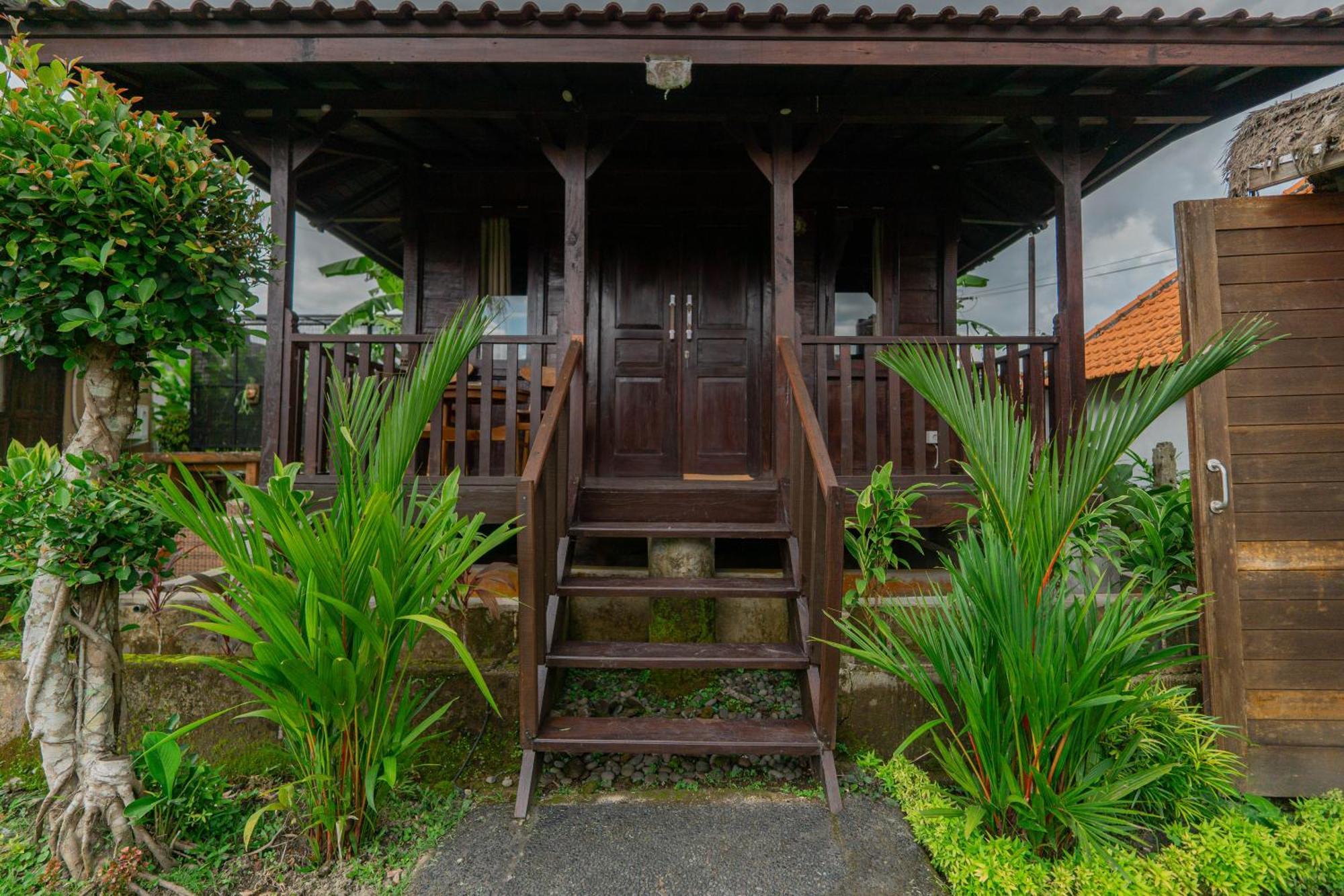 Pemulan House By Bali Guest house