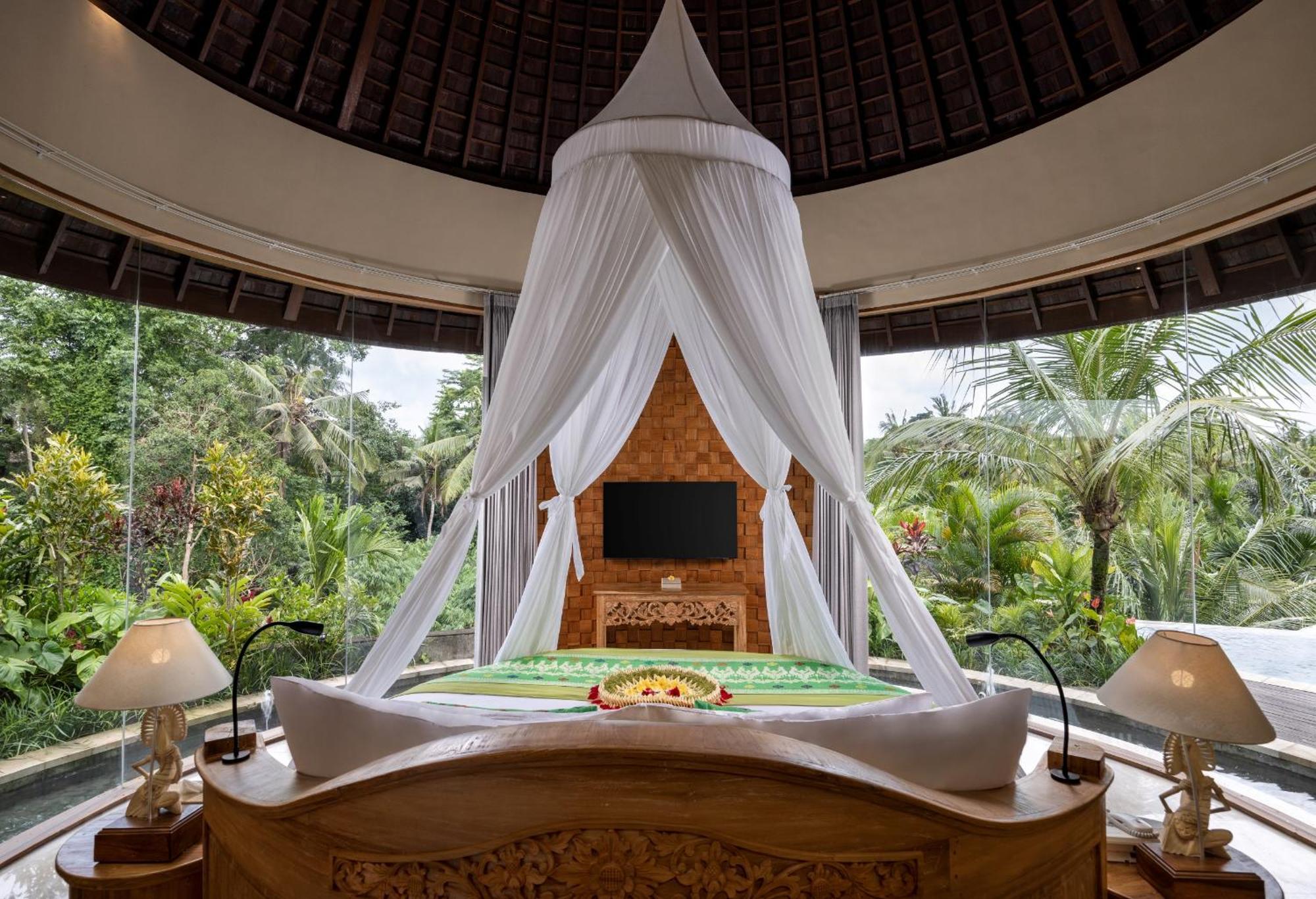 Resort The Alena Resort A Pramana Experience 5*