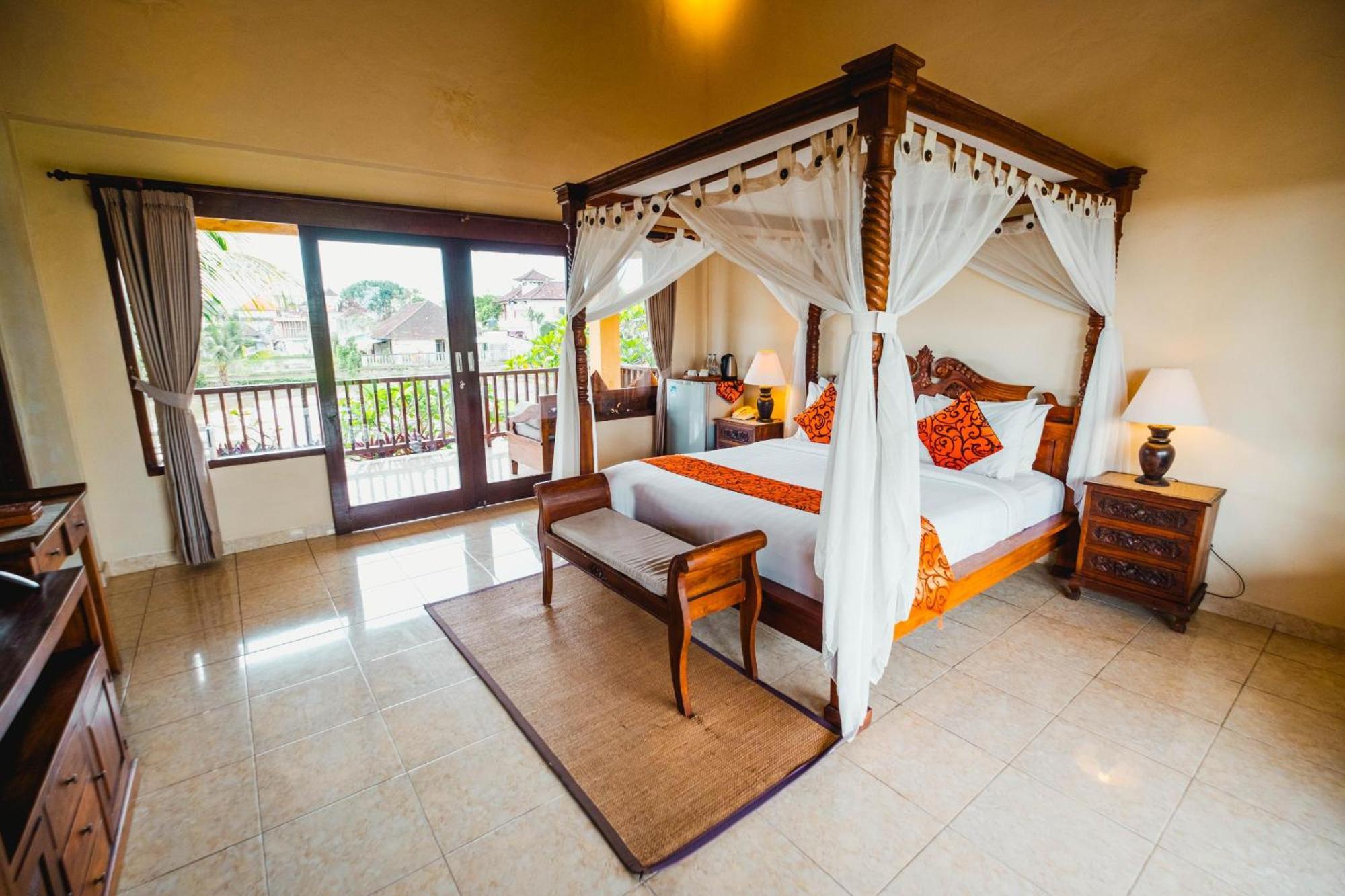 Sri Aksata Hotel 3*