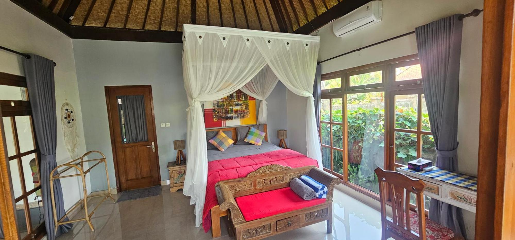 Holiday home Mirah House