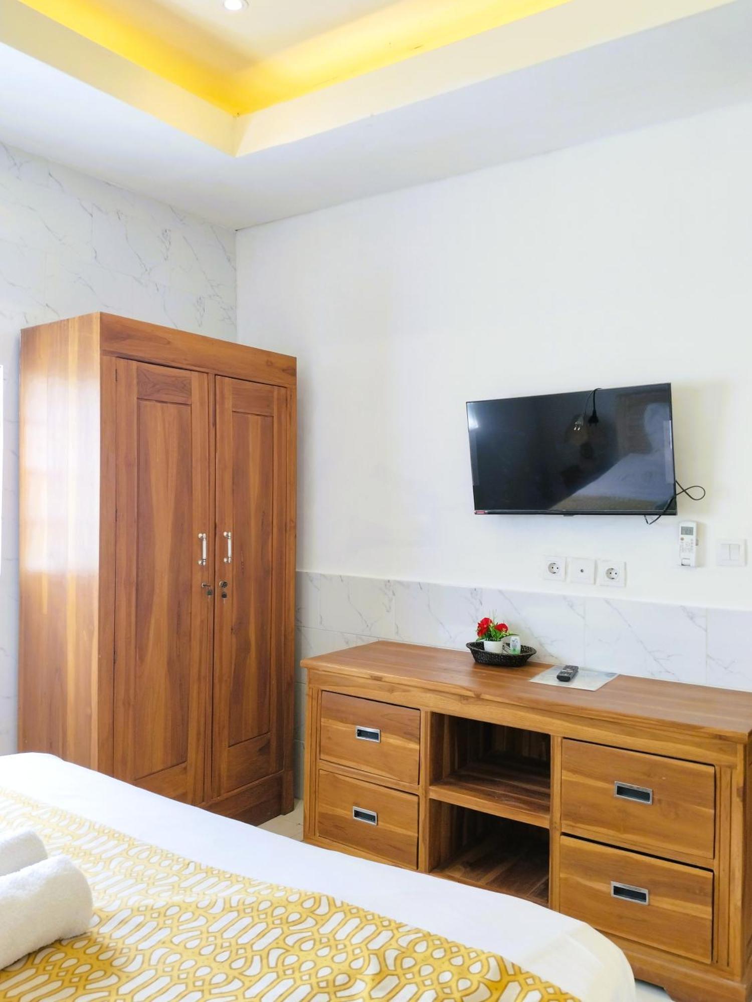 Ratu Ayu 8 Bedroom Villa Ubud (Bali)