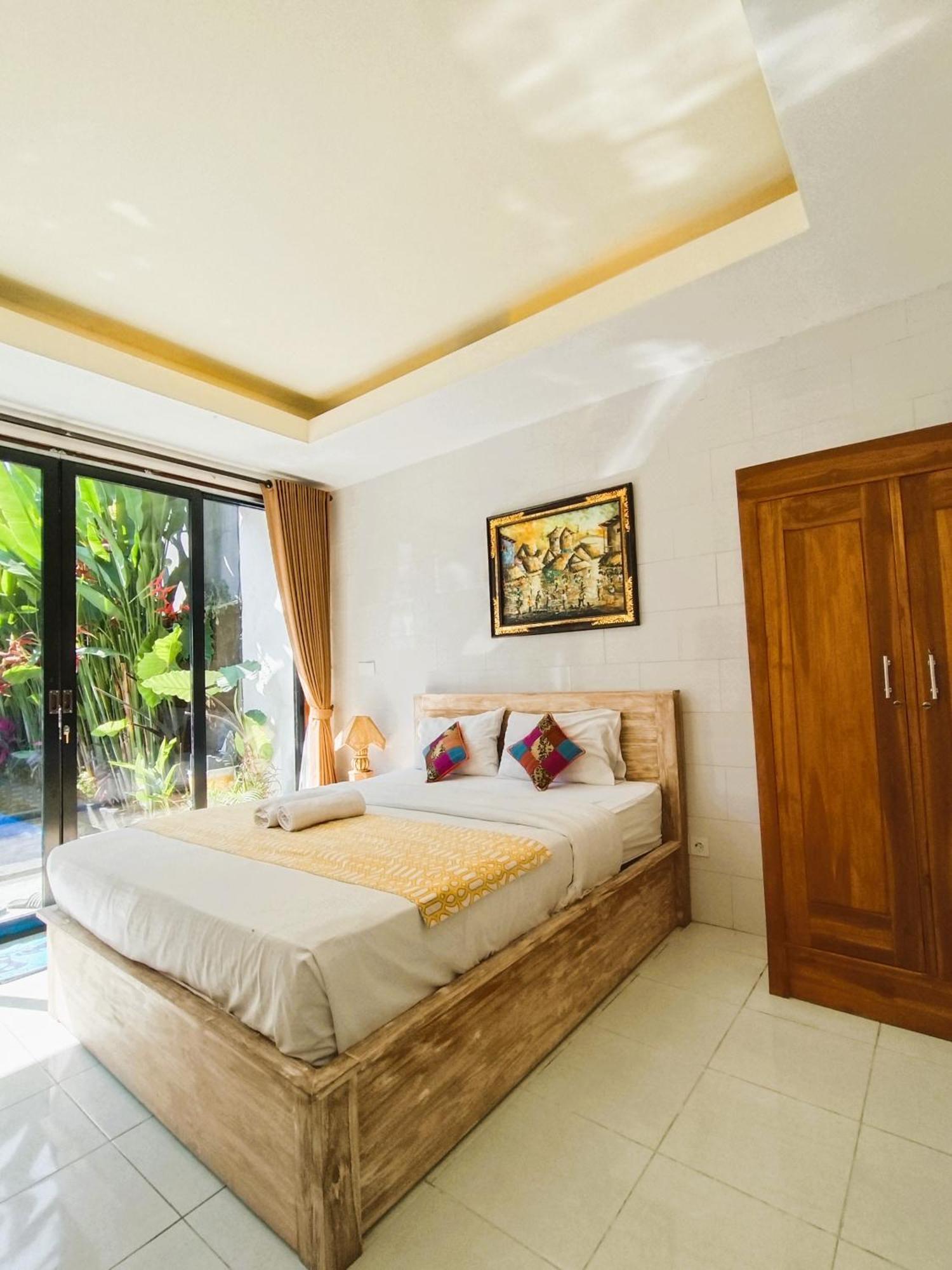 Ratu Ayu 8 Bedroom *