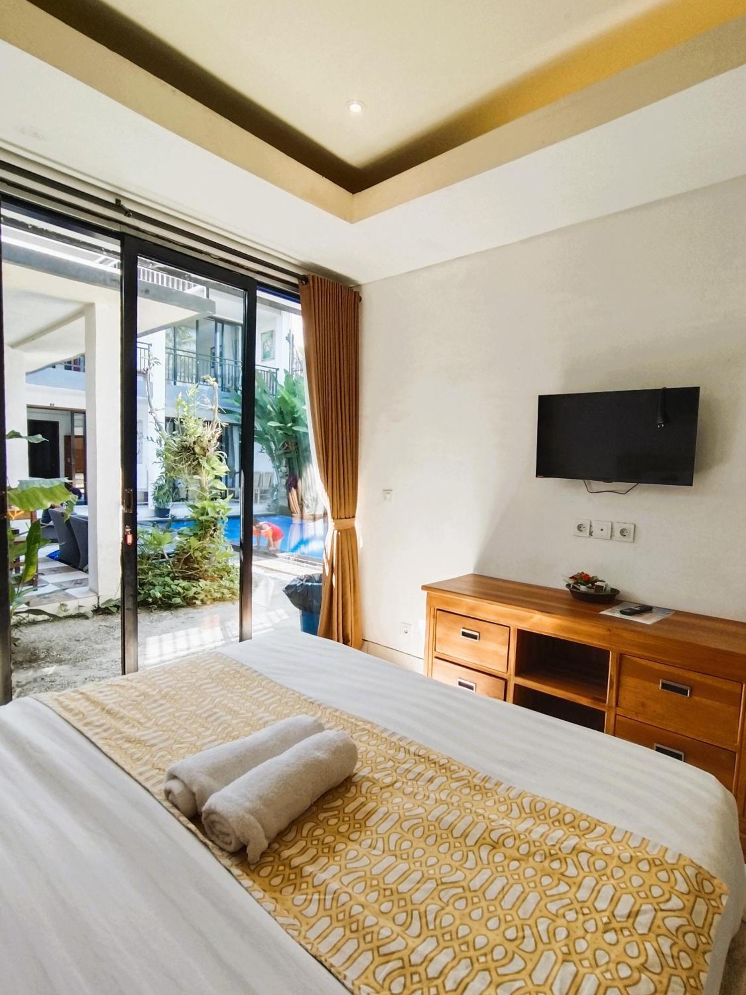 Ratu Ayu 8 Bedroom *