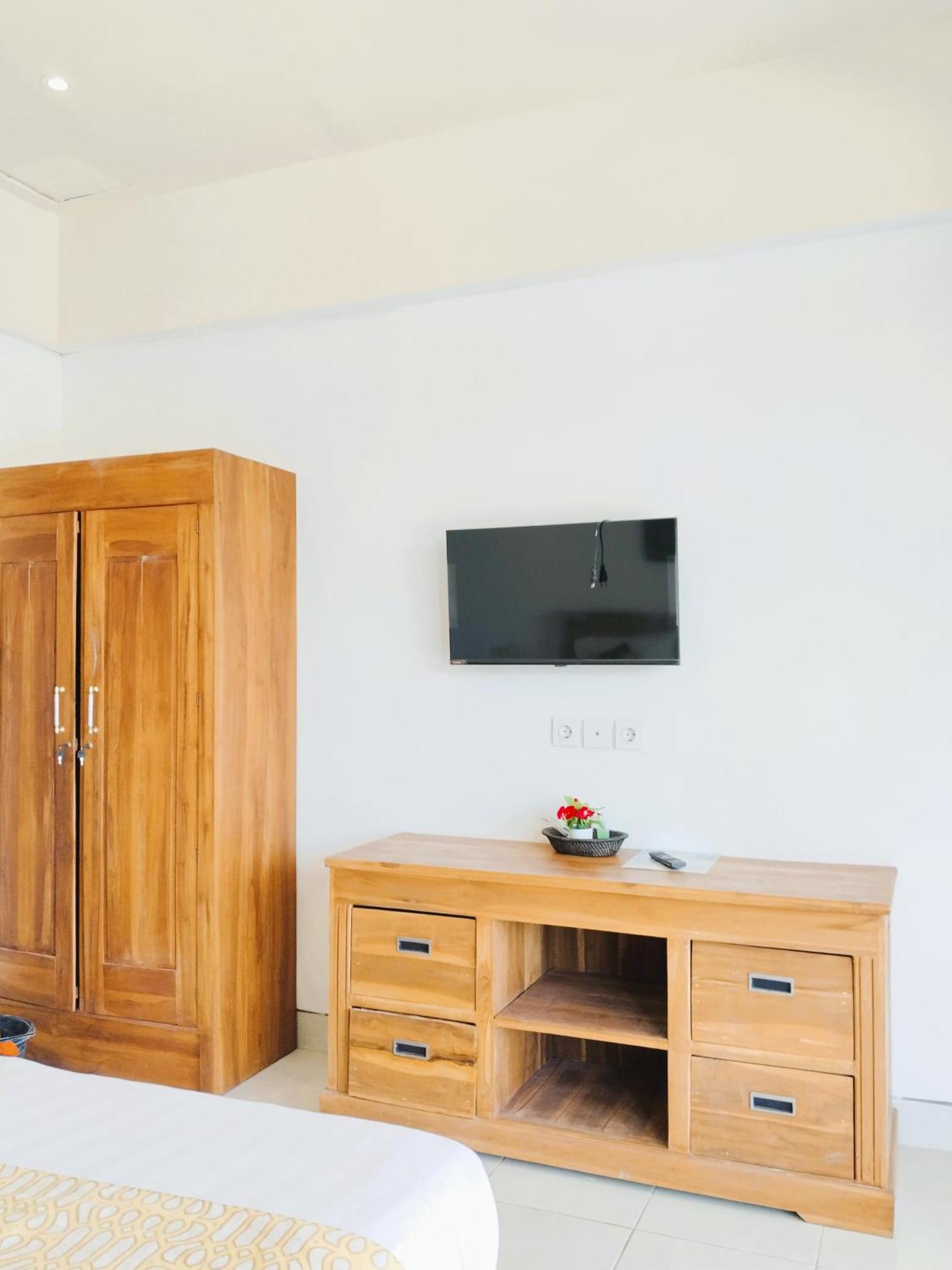 Villa Ratu Ayu 8 Bedroom *