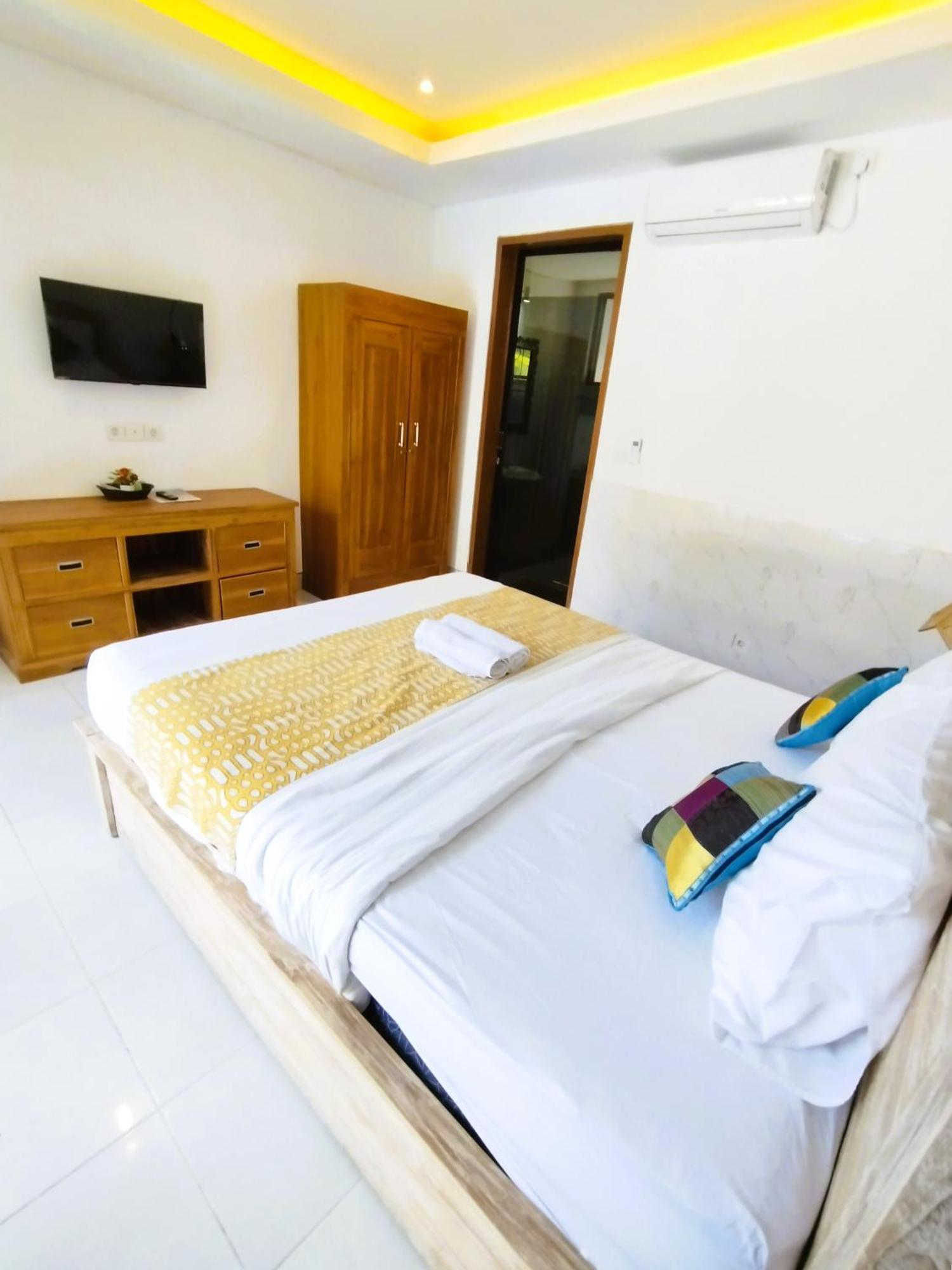 Ratu Ayu 8 Bedroom Villa *