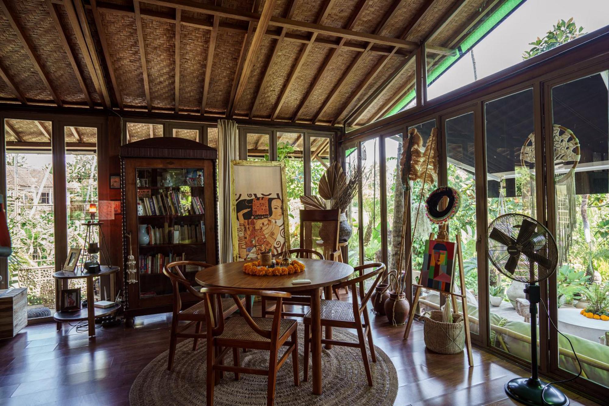 Tropical Kasbah Neighbourhood With Riverside View Villa Ubud (Bali)