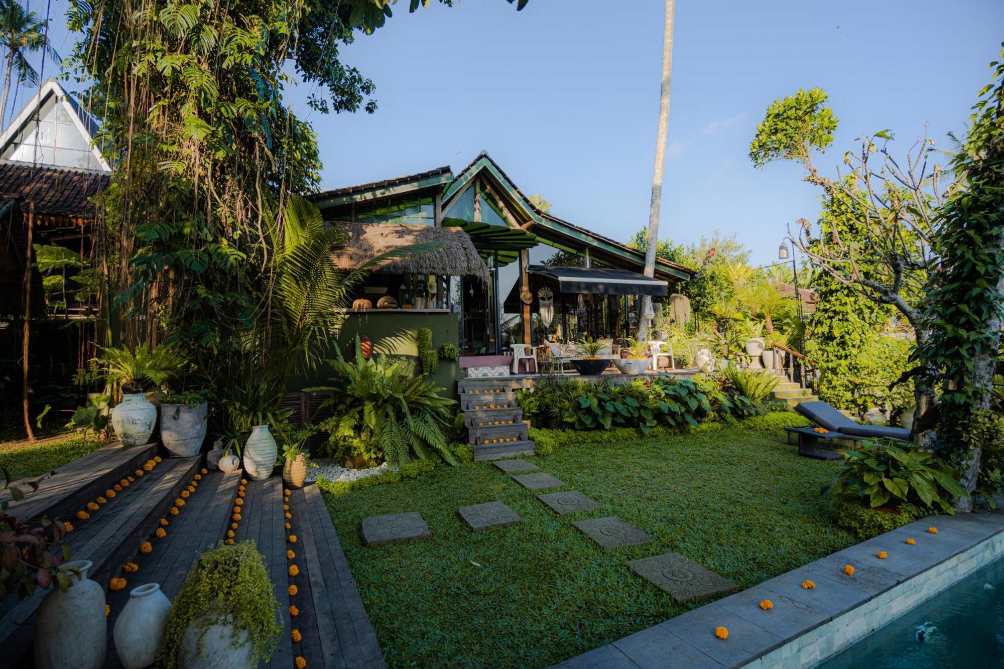 Tropical Kasbah Neighbourhood With Riverside View *