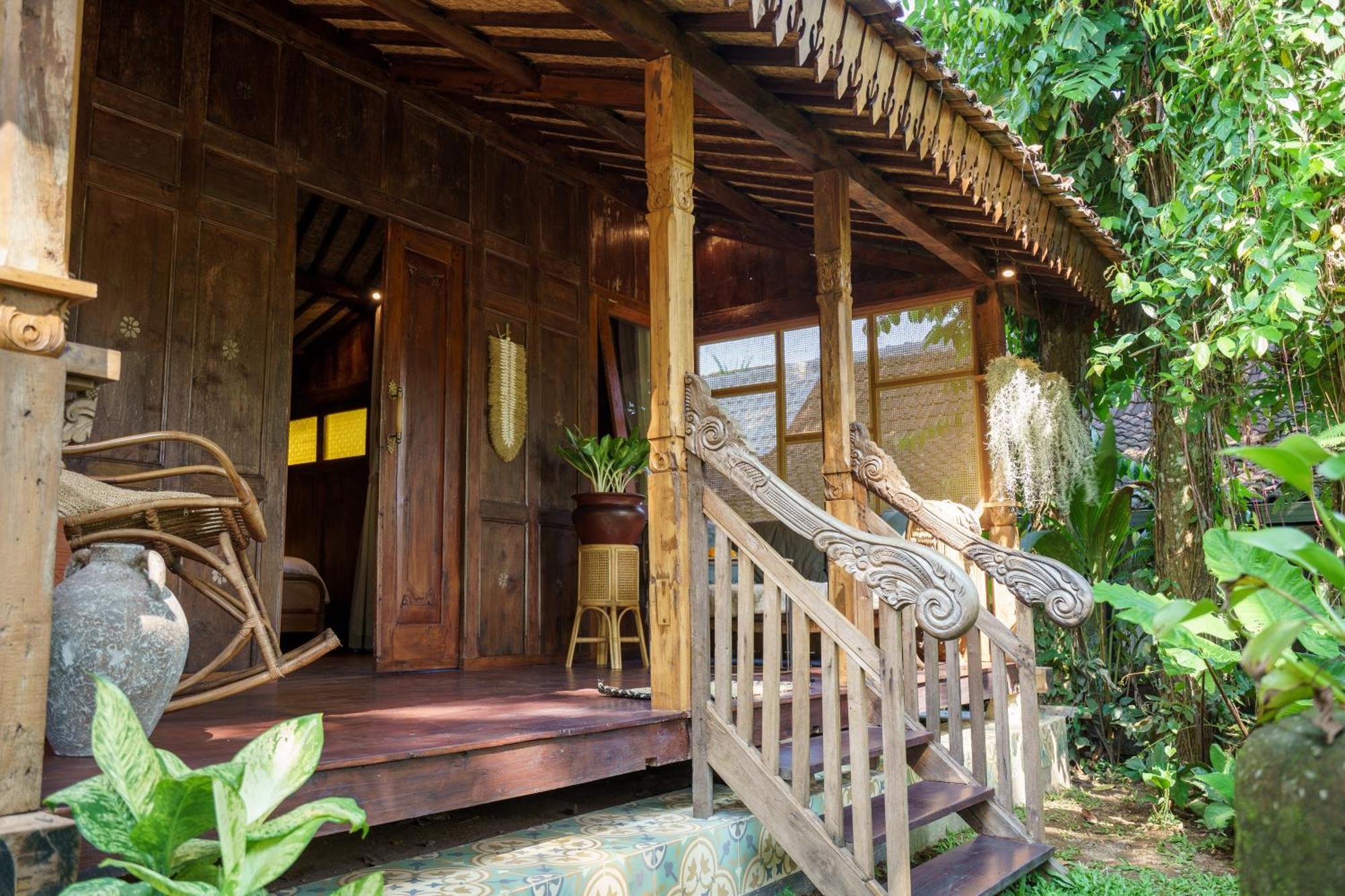Tropical Kasbah Neighbourhood With Riverside View Villa *