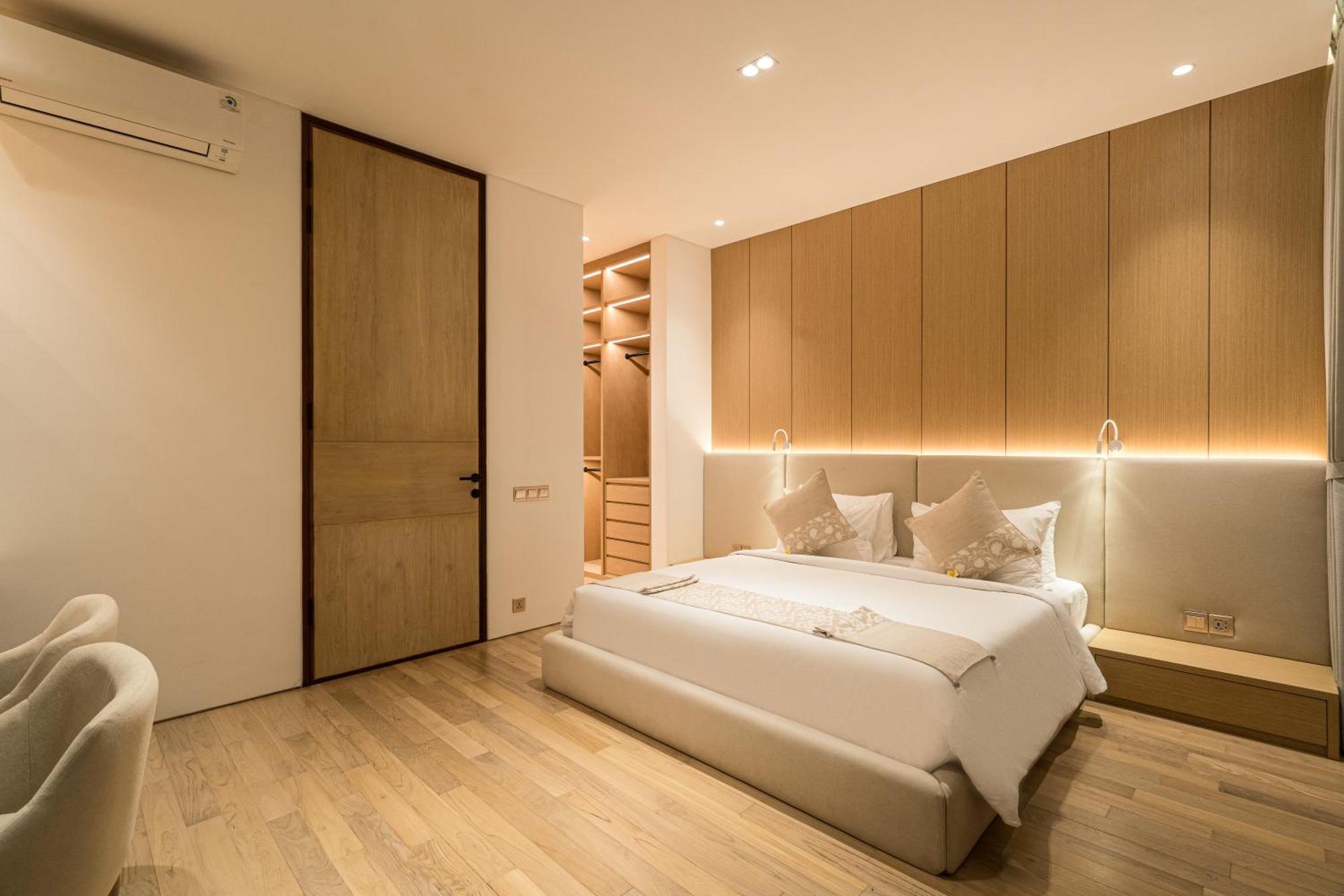 Seven Stone Villa *