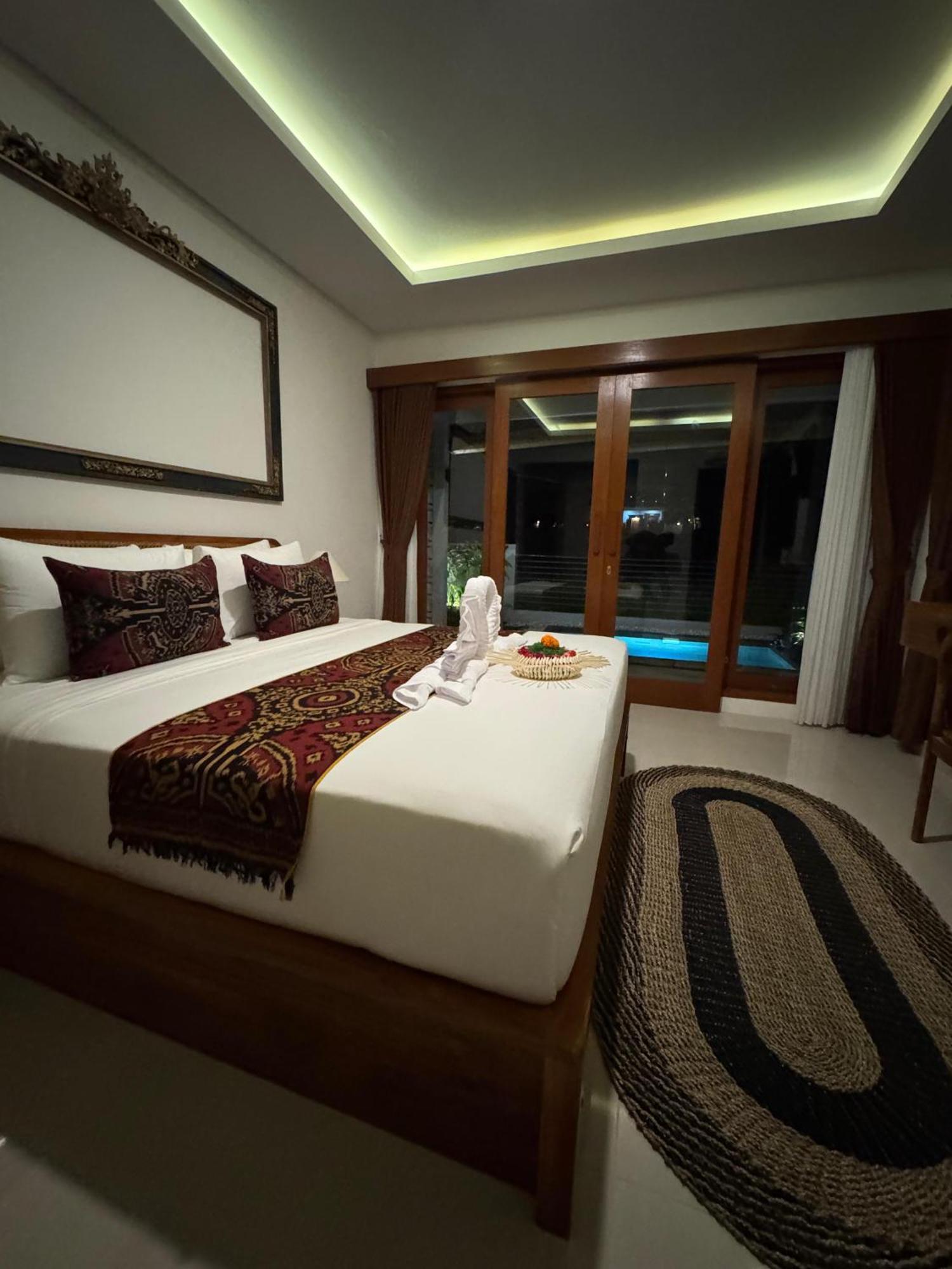 Putih Dcarik 3*