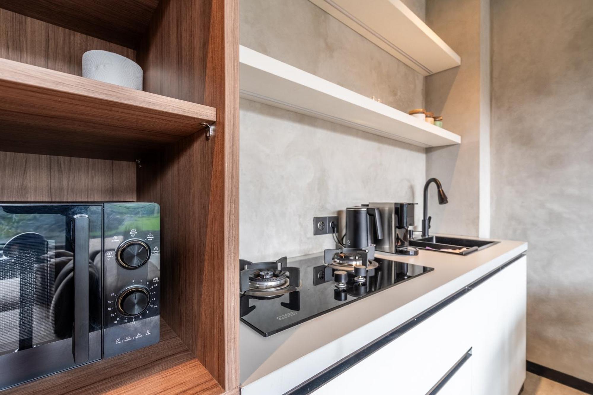 Work, And Unwind! Jungle Vista By Bcg Apartment *