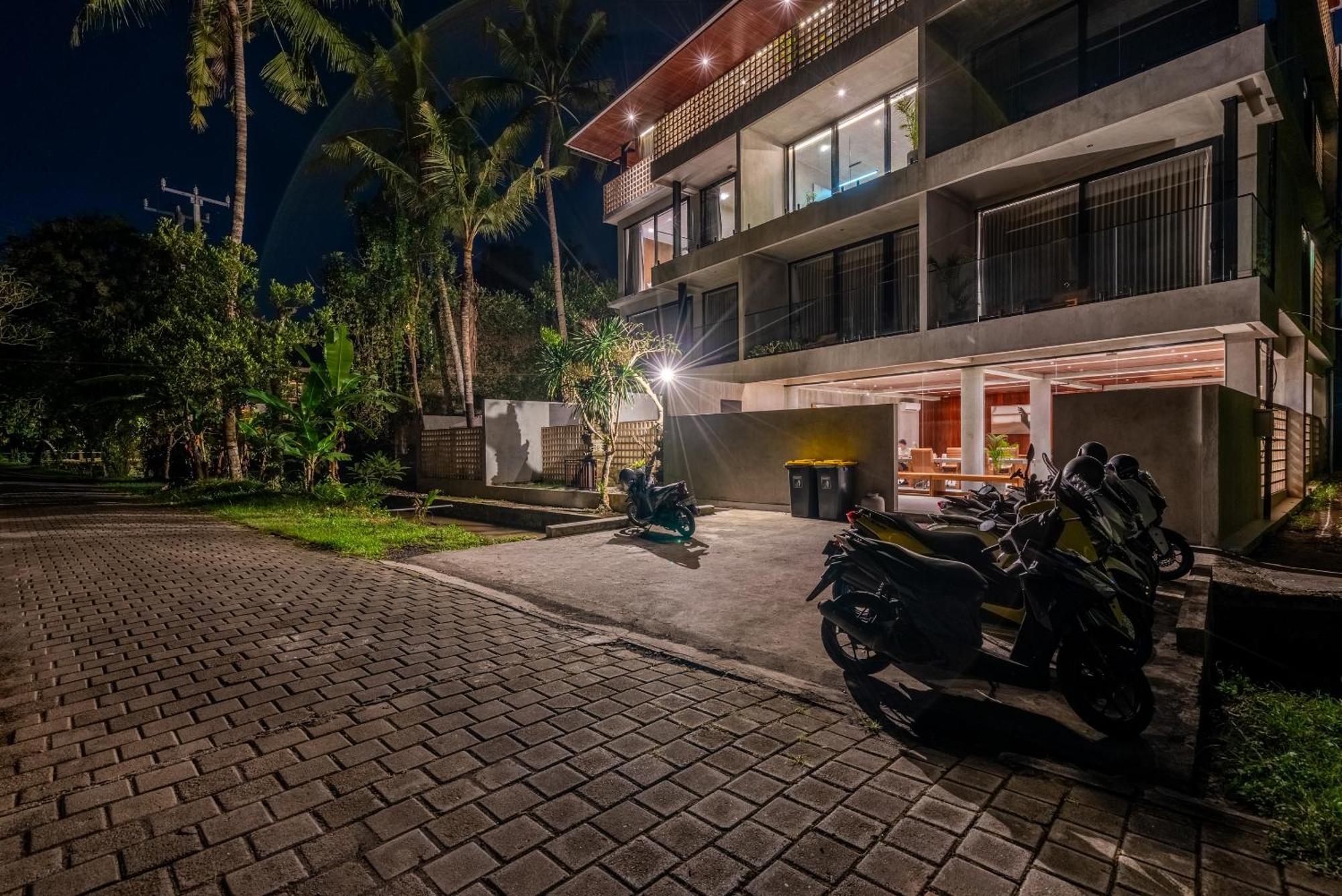 Work, And Unwind! Jungle Vista By Bcg Apartment *