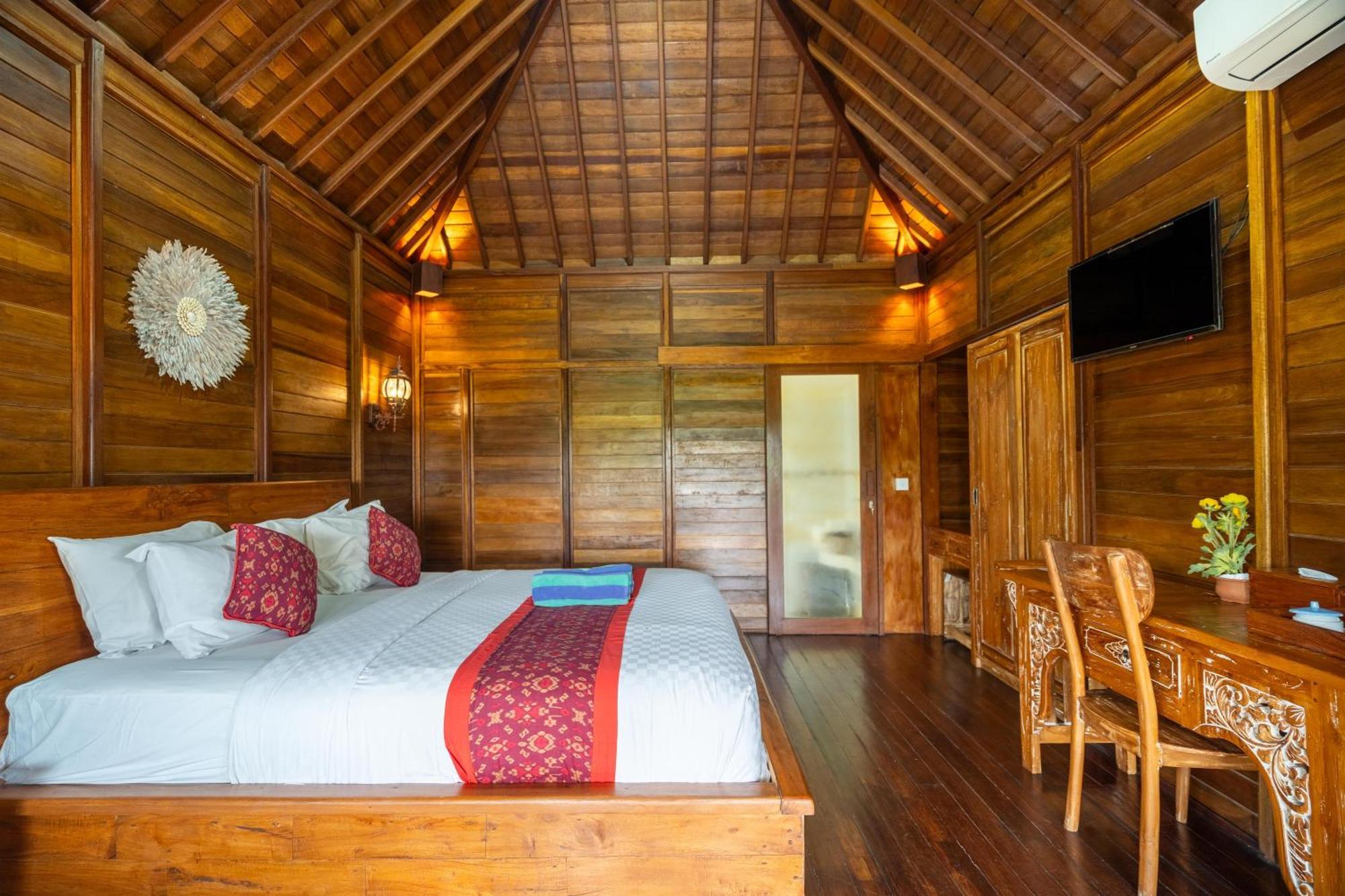 Villa Kayu By Mardika *
