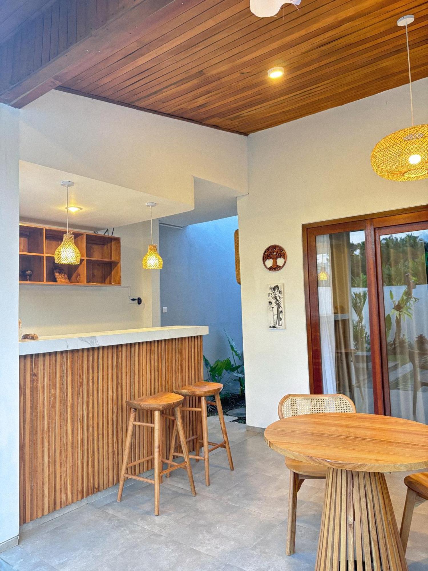 Evandari Guest house *