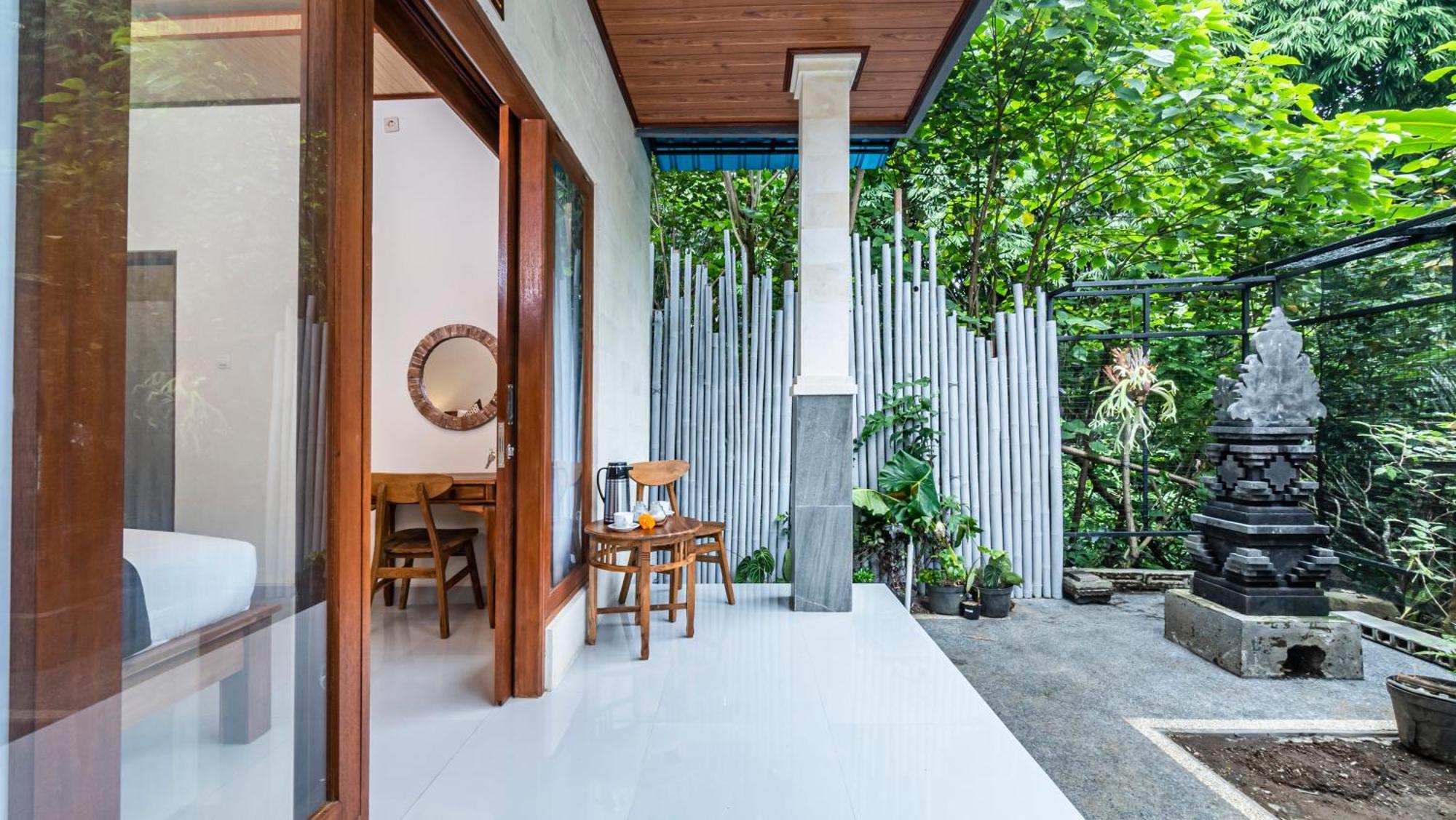 Guest house Depi House