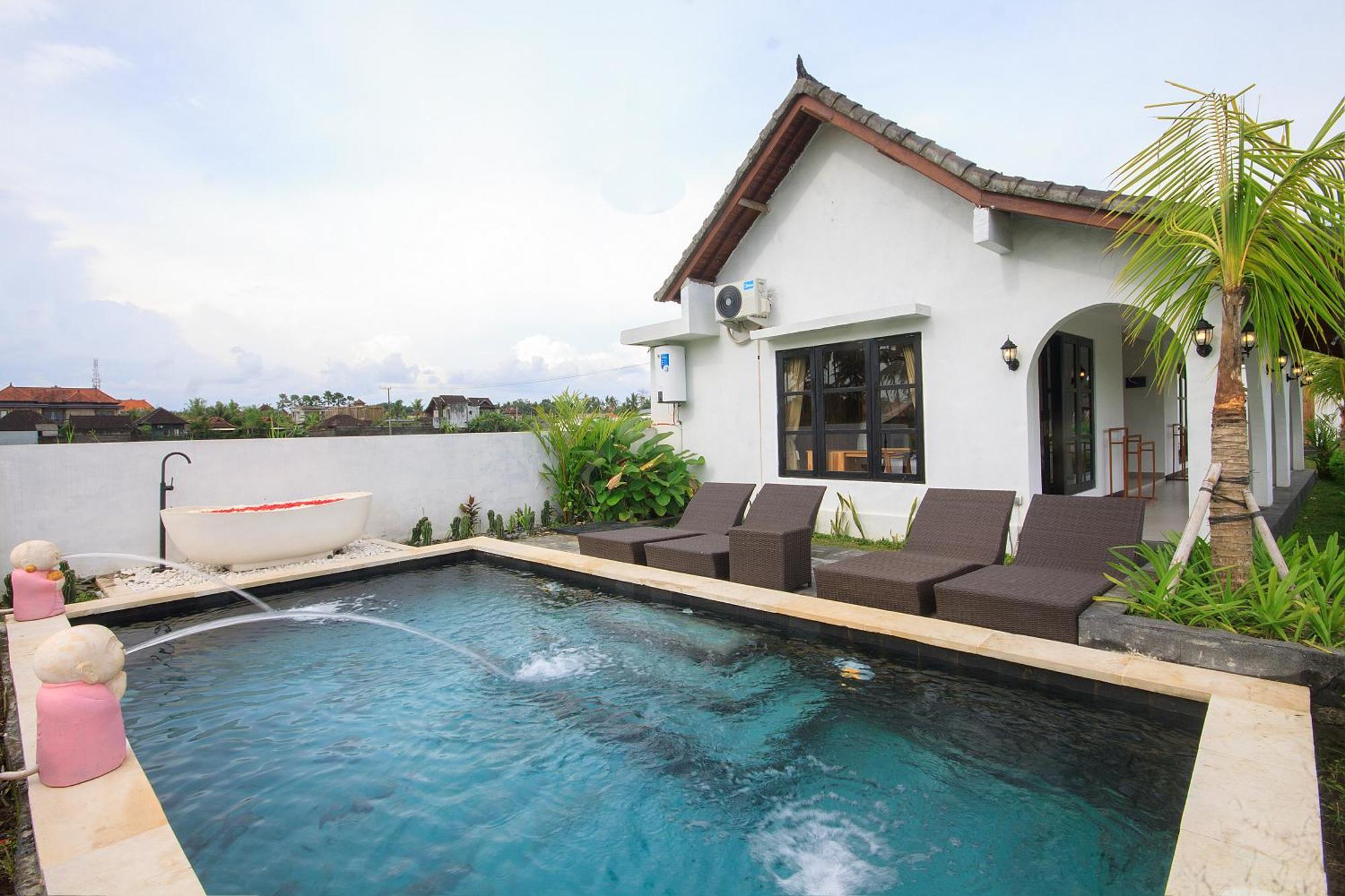 Lalita Living Villa *