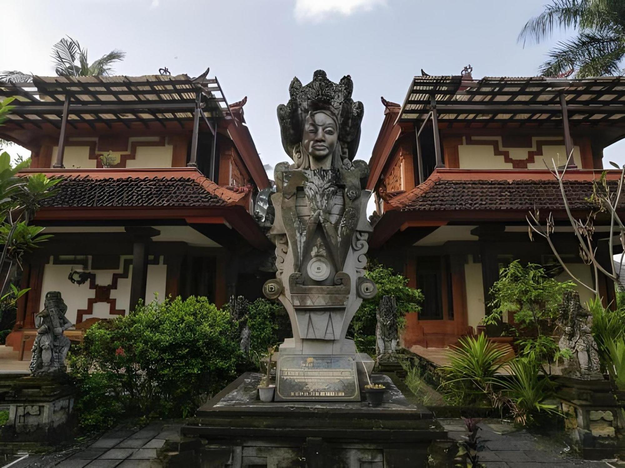 Collection O Near Formerly Suly Ubud (Bali)