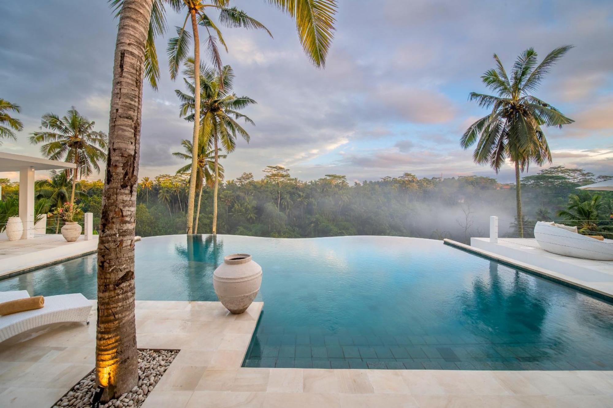 Villa Serenity, *