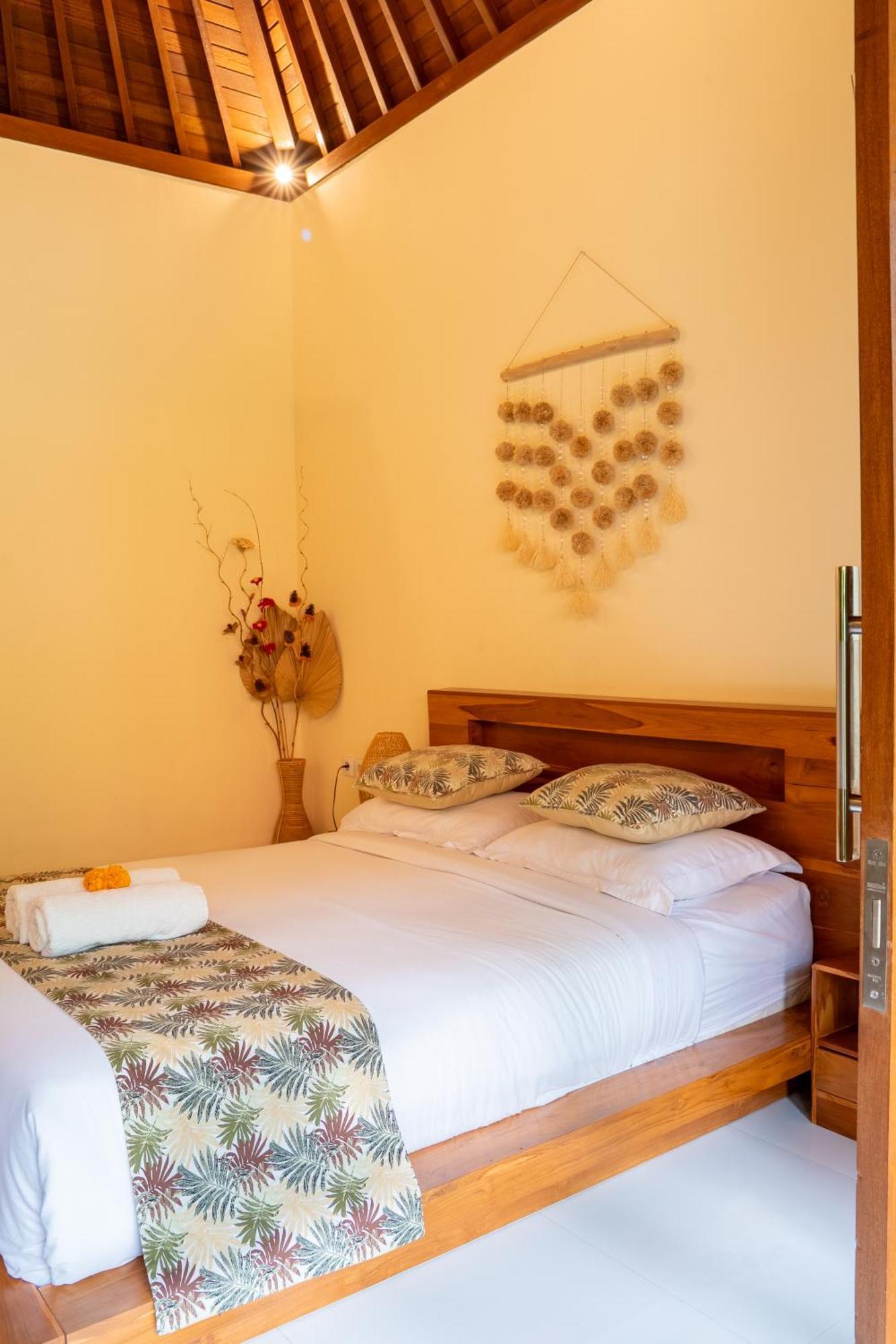 Cempaka Kembar Guest house *