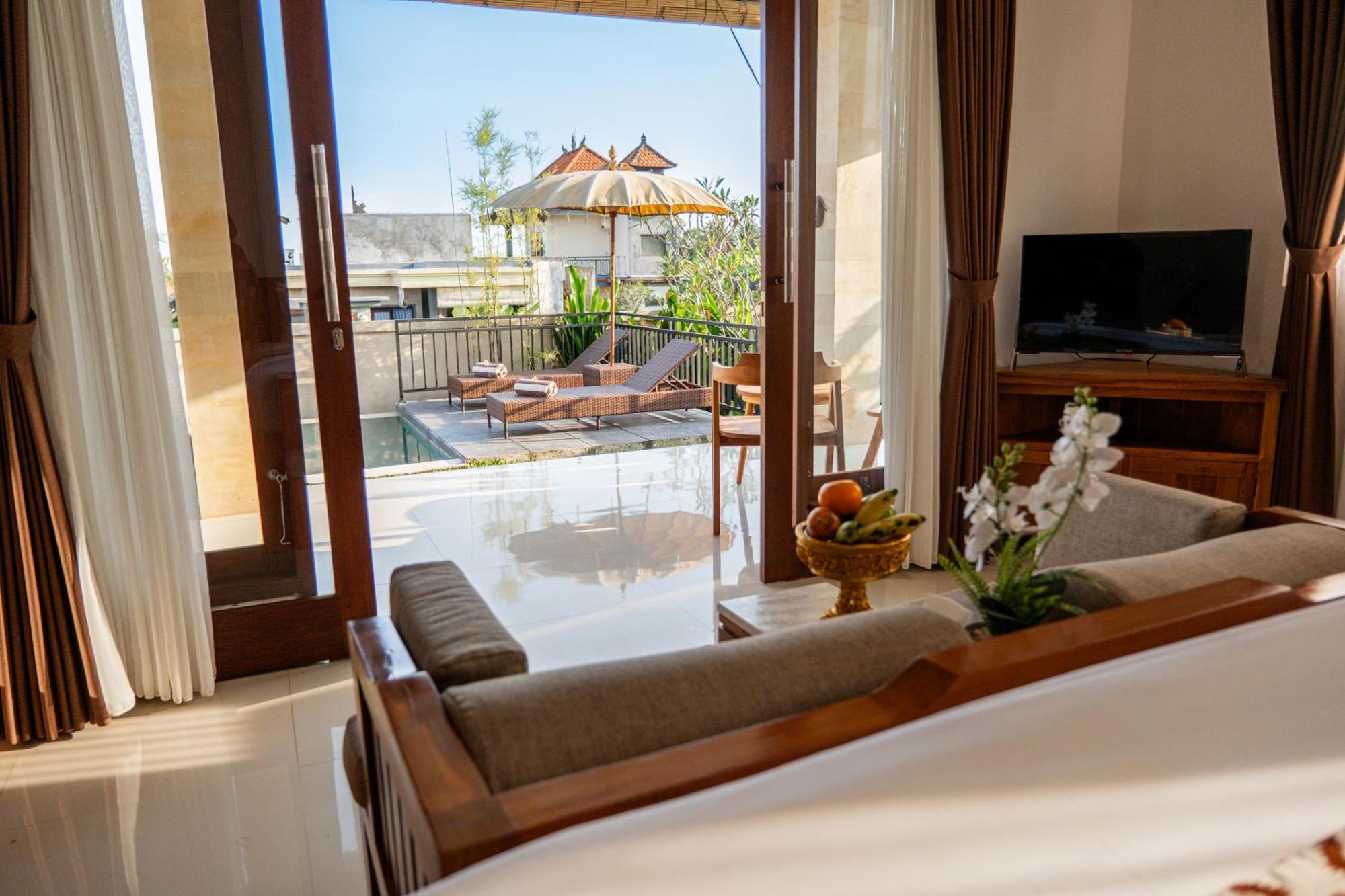 Kutji's Guest house *