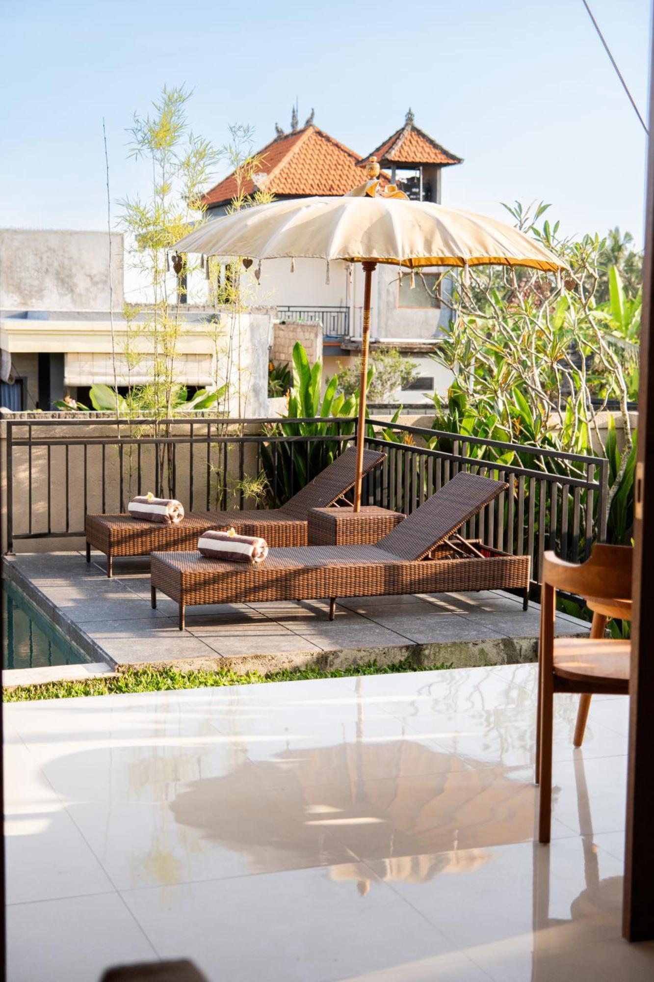 Kutji's Guest house *