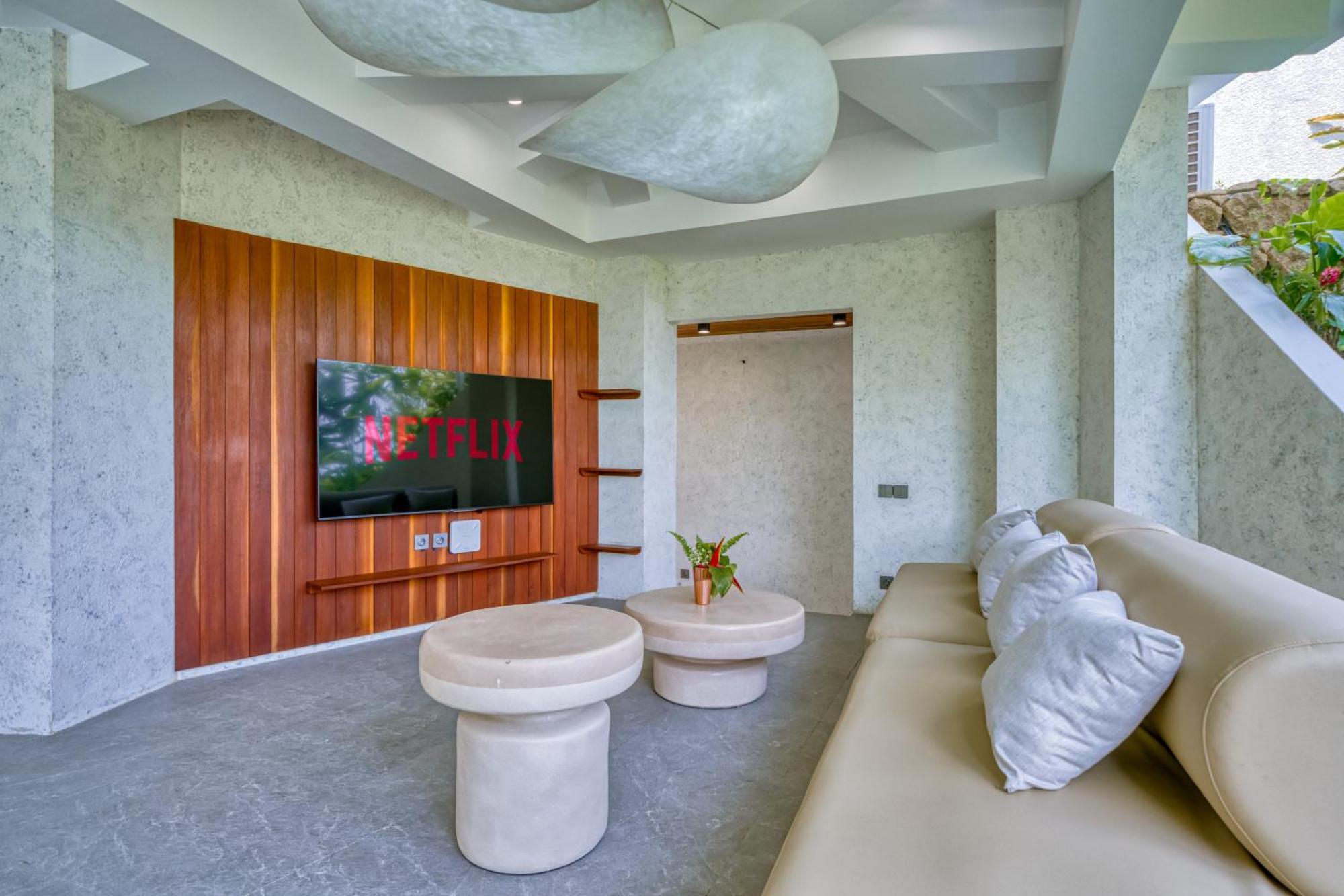 Jungle Flower Villa *