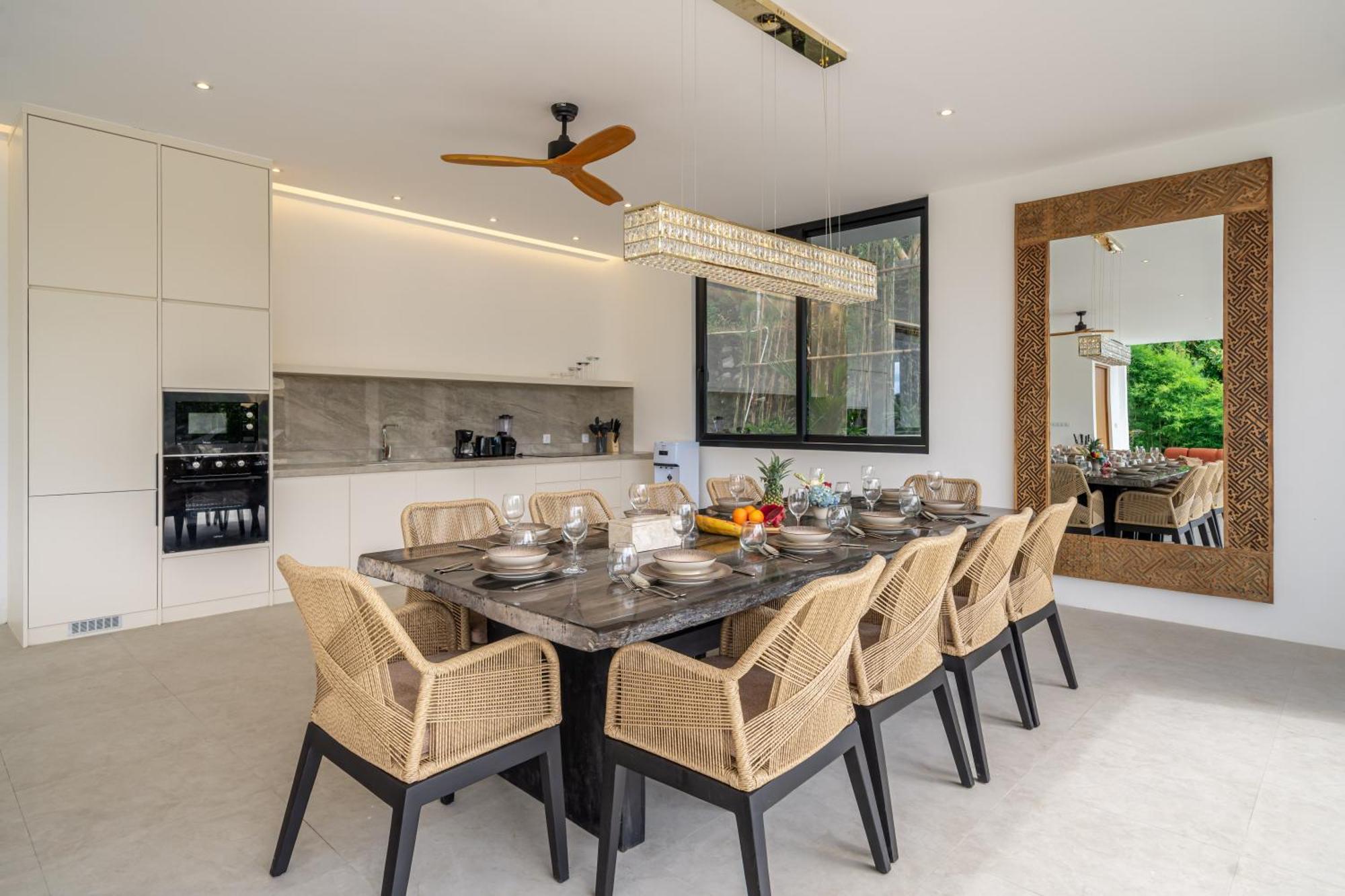 Treetop Vibes - Designer Overlooking Ubuds Canyon *