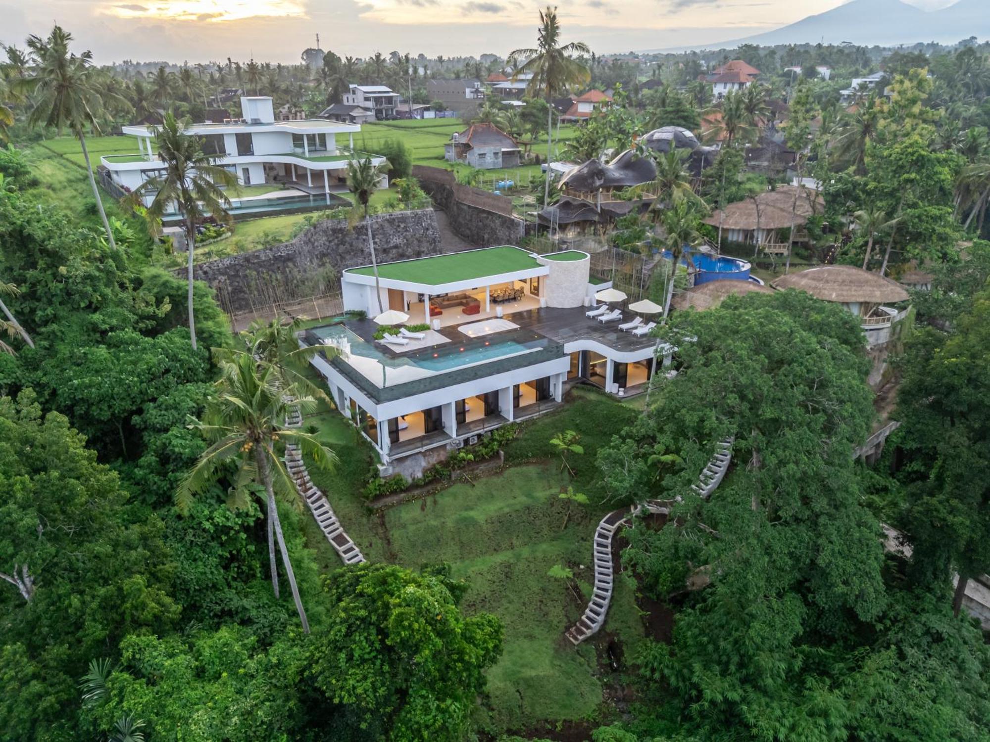 Treetop Vibes - Designer Overlooking Ubuds Canyon Villa *