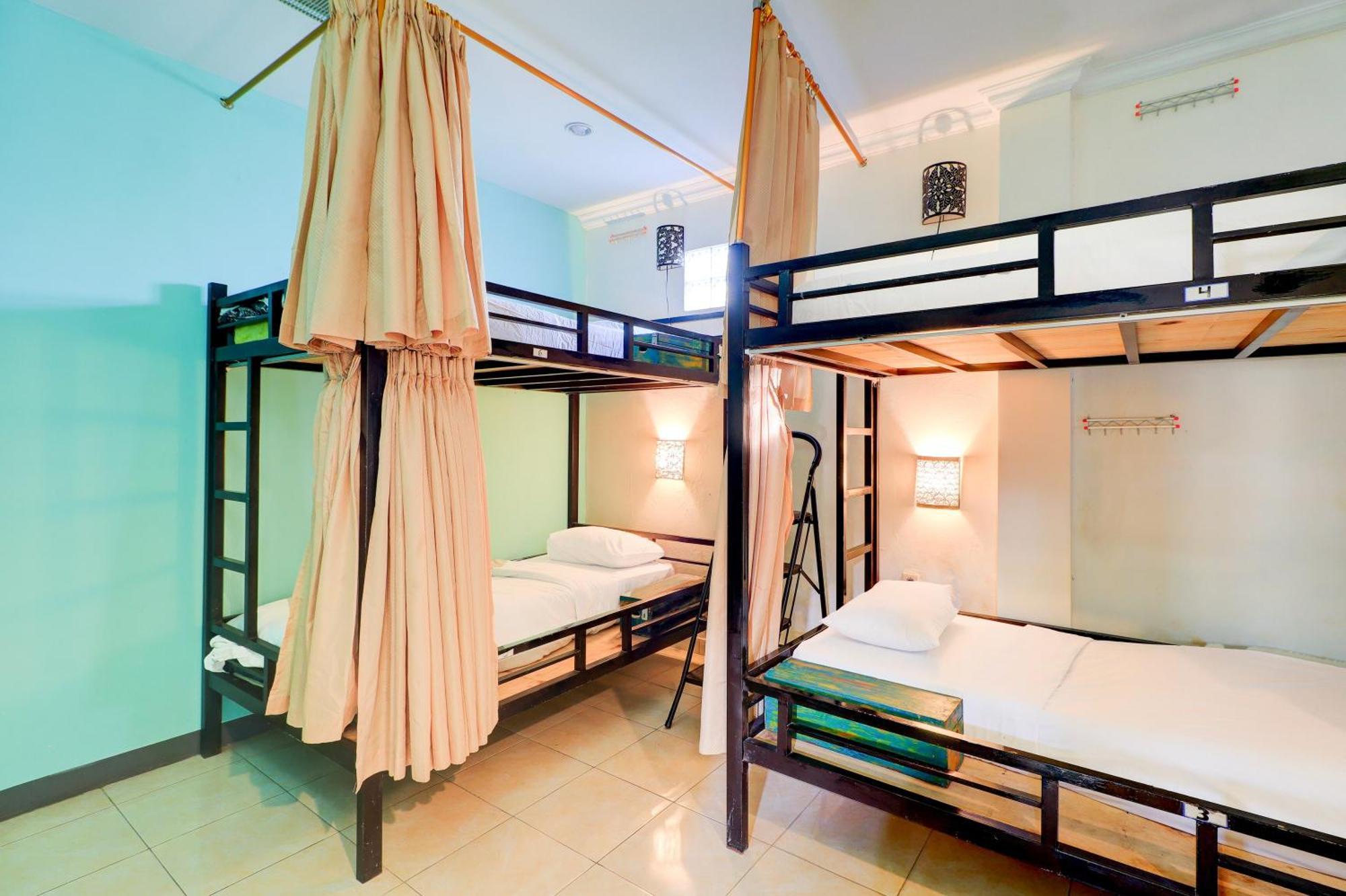 Asrama O Tulasi Near Monkey Forest *