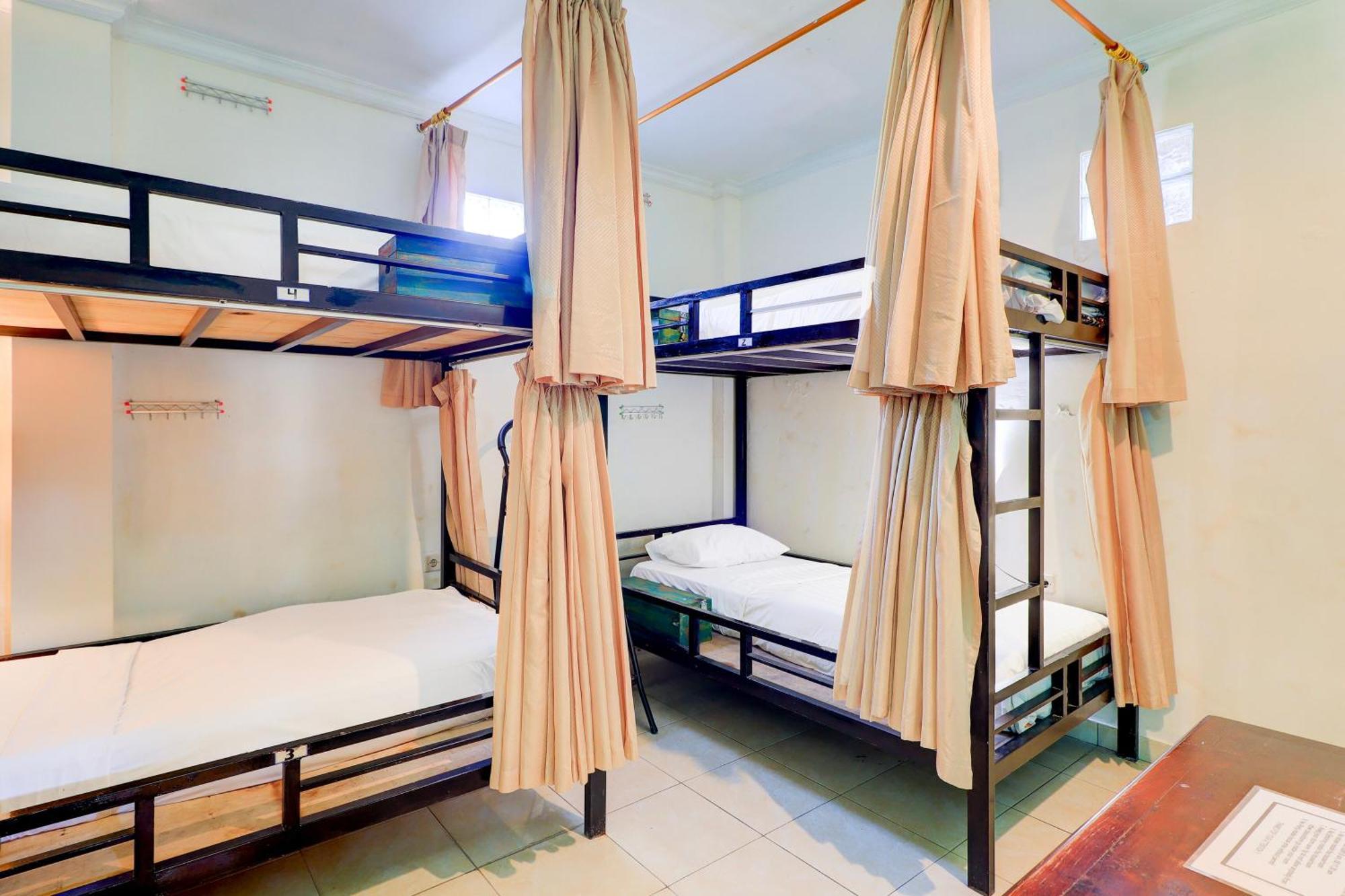 Asrama O Tulasi Near Monkey Forest *