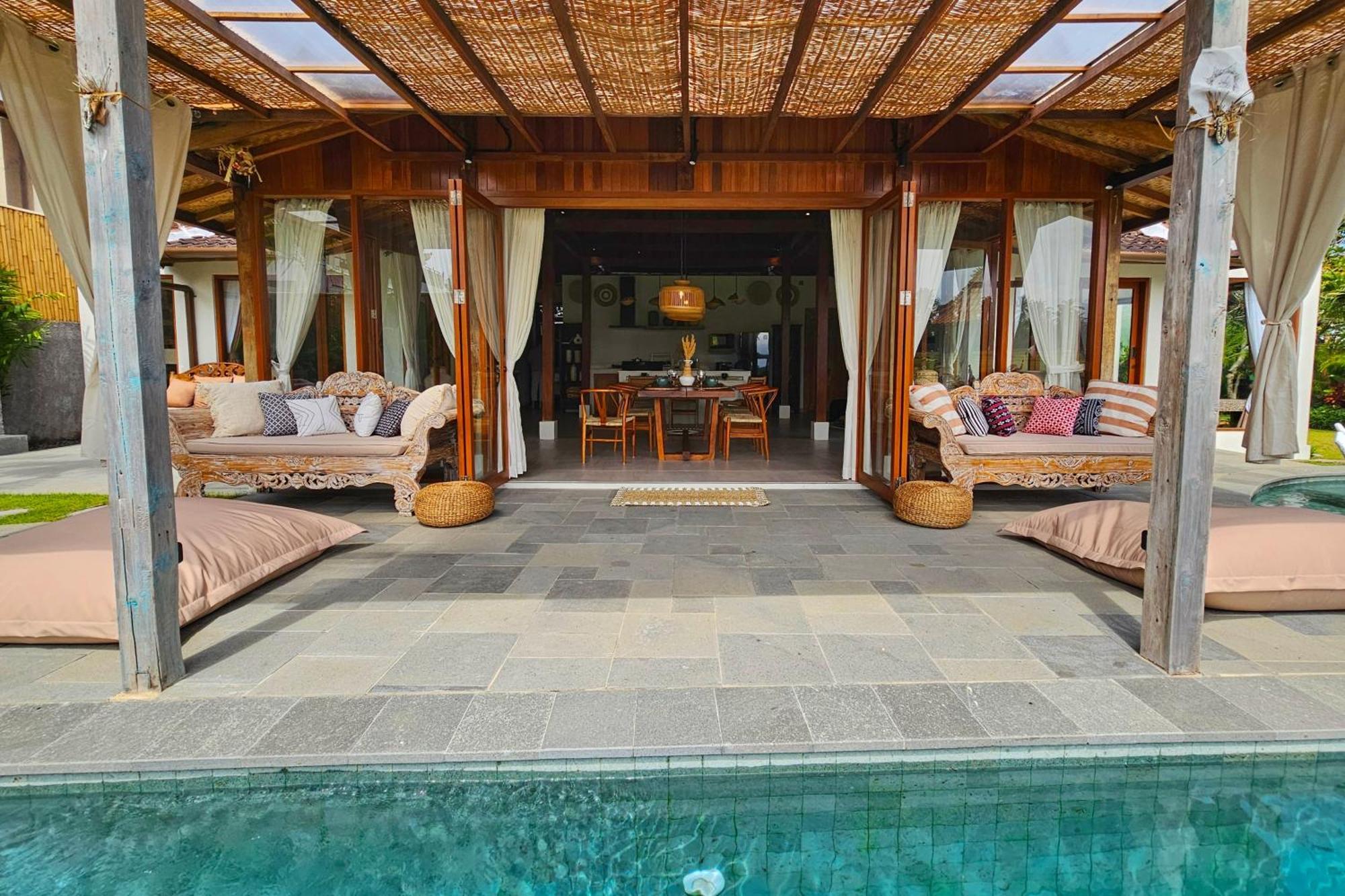 Villa Diyara - 6000 Sq Ft Private - Stunning Rice Field View - Big Pool & Garden *