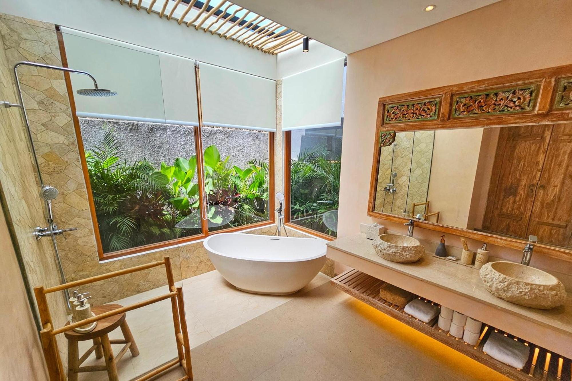Diyara - 6000 Sq Ft Private - Stunning Rice Field View - Big Pool & Garden *