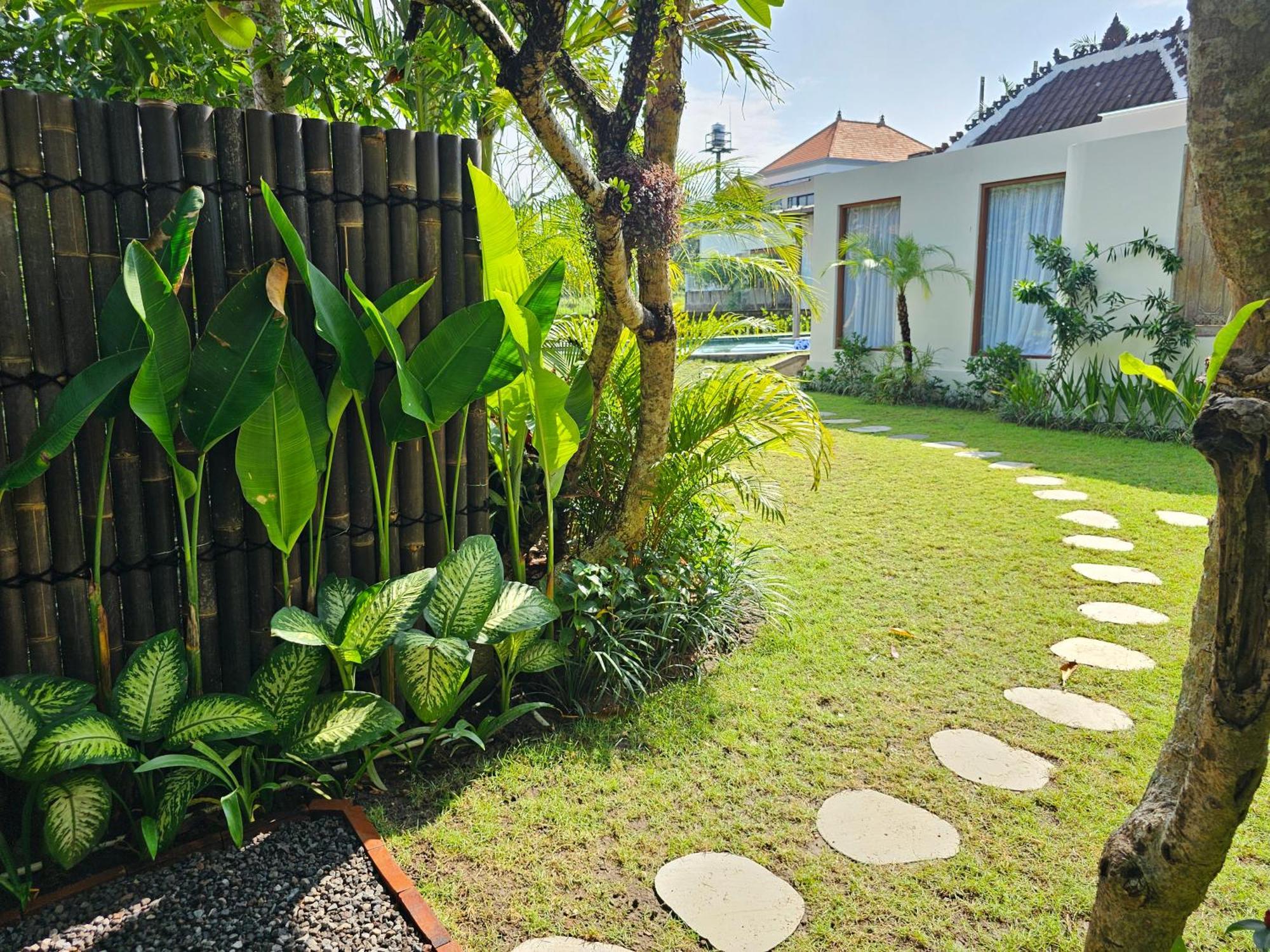 Diyara - 6000 Sq Ft Private - Stunning Rice Field View - Big Pool & Garden Ubud (Bali)