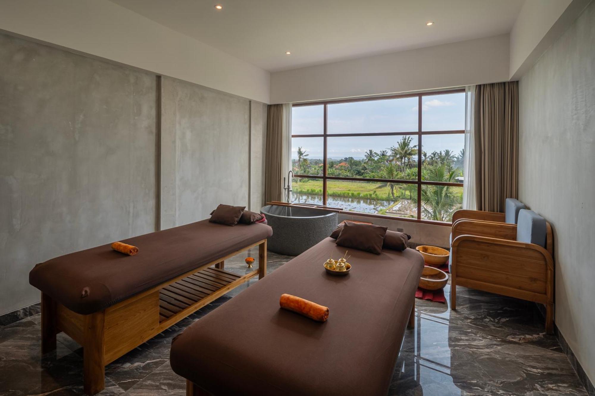 Hotel Emana Akatara 4*