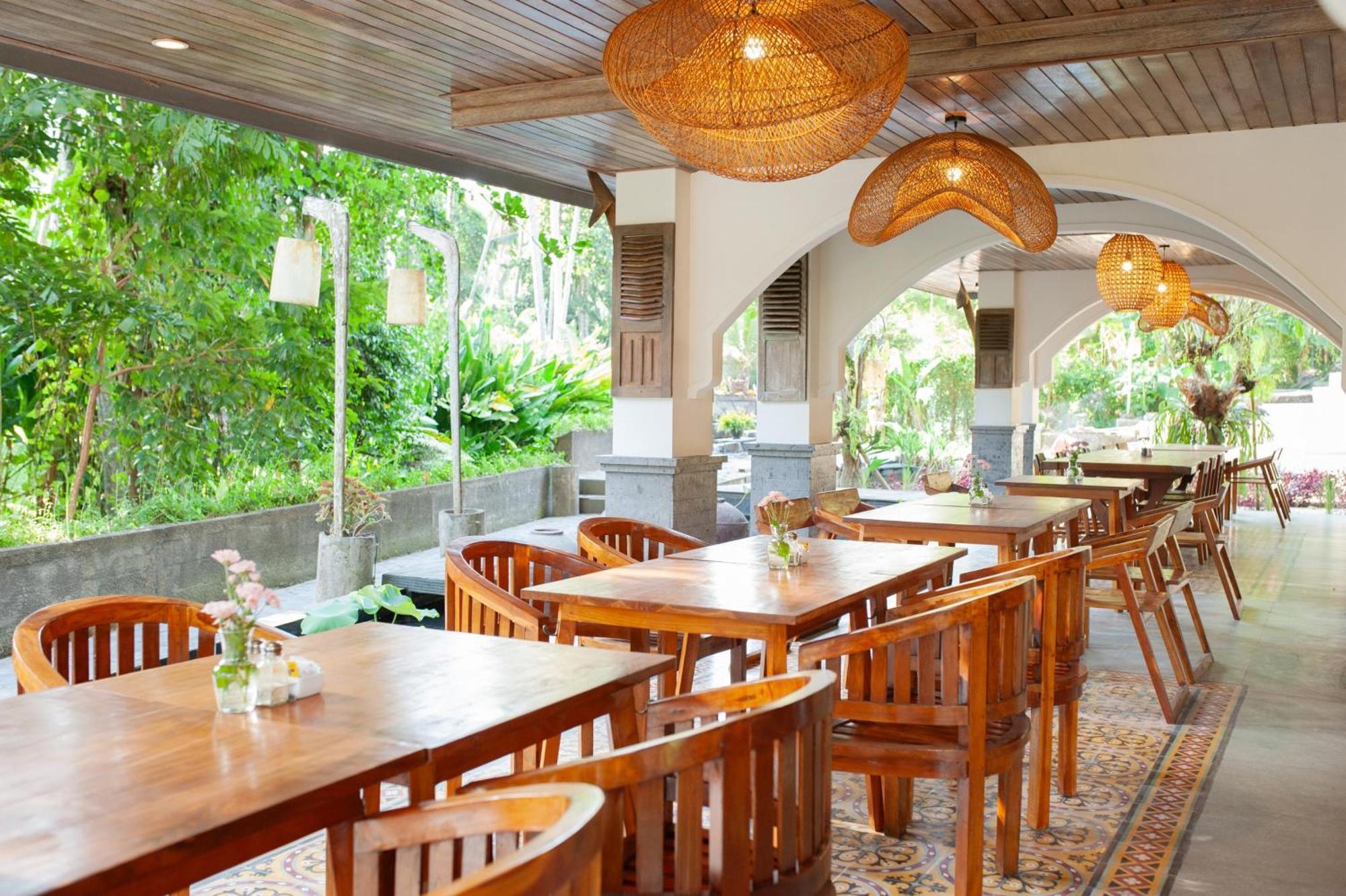 Hotel The Artini Dijiwa 4*