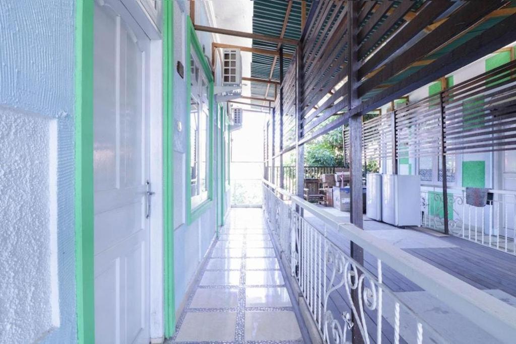 Hotel Oyo 1755 De'balcon Near Ngurah Rai Airport Ubud