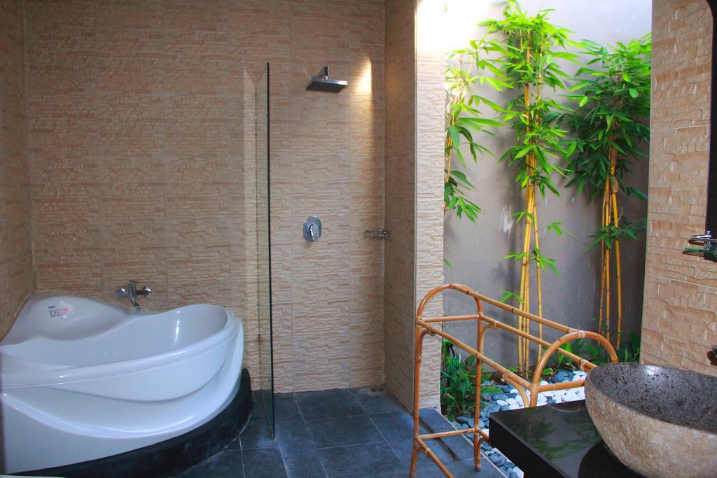 Homayoon At Bisma - Great Location In Heart Of