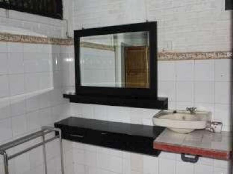 Hotel Loka House 3*