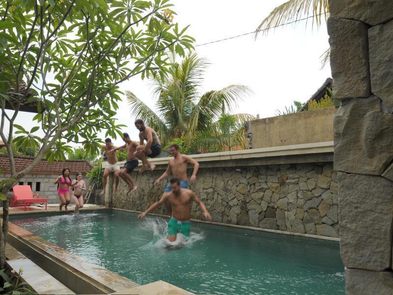 Lagas Hostel *