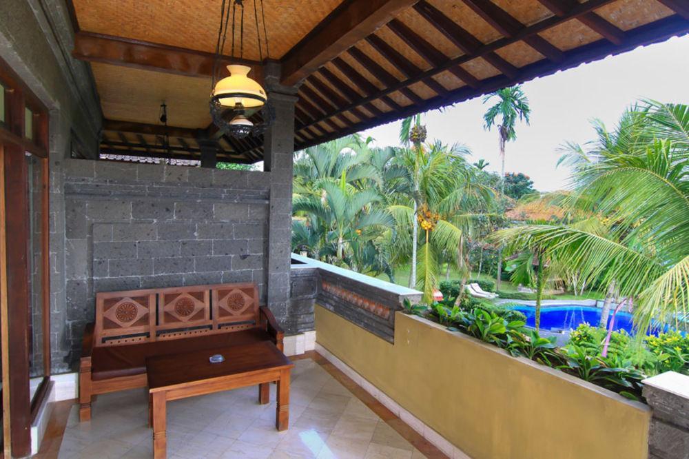 Outpost Coliving Hotel 3*