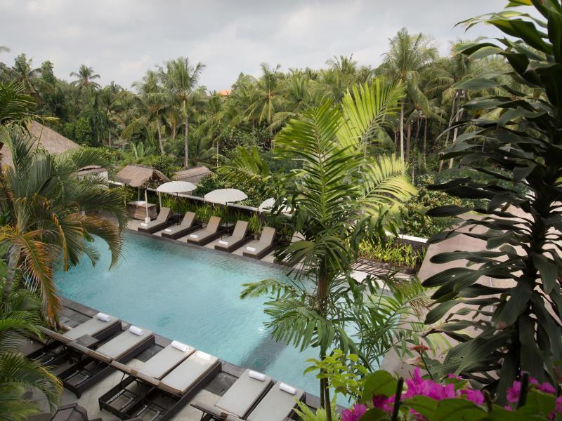 Village Hotel 4*