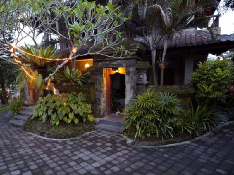 Hotel Champlung Sari And Spa