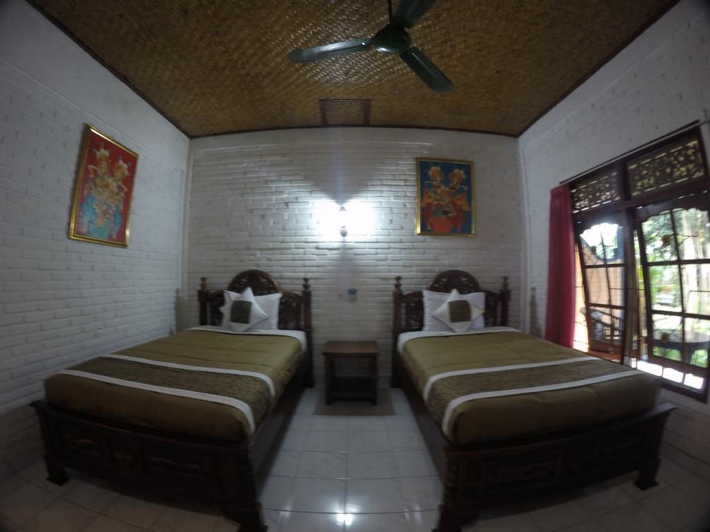 Homestay Eka's *